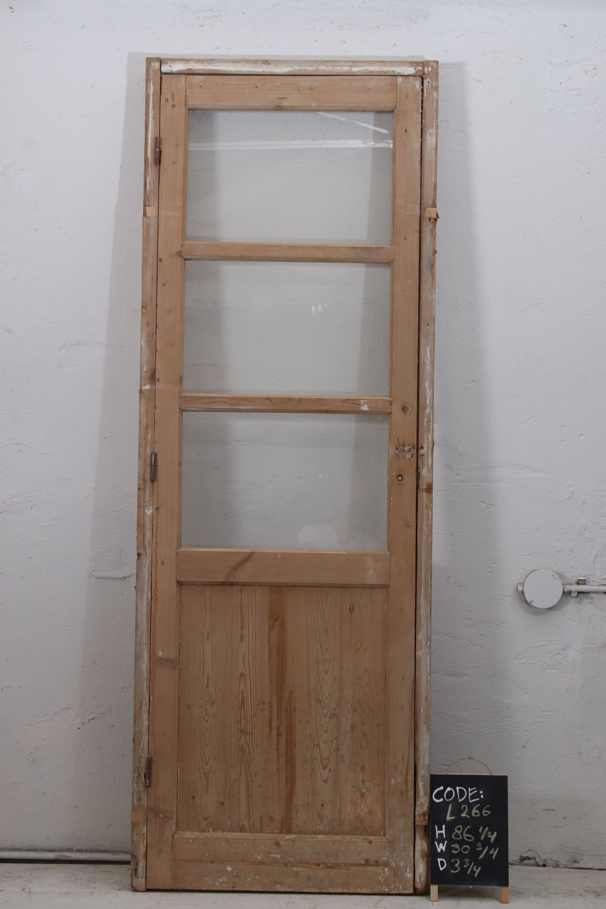 VINTAGE SINGLE GLASS DOOR L266