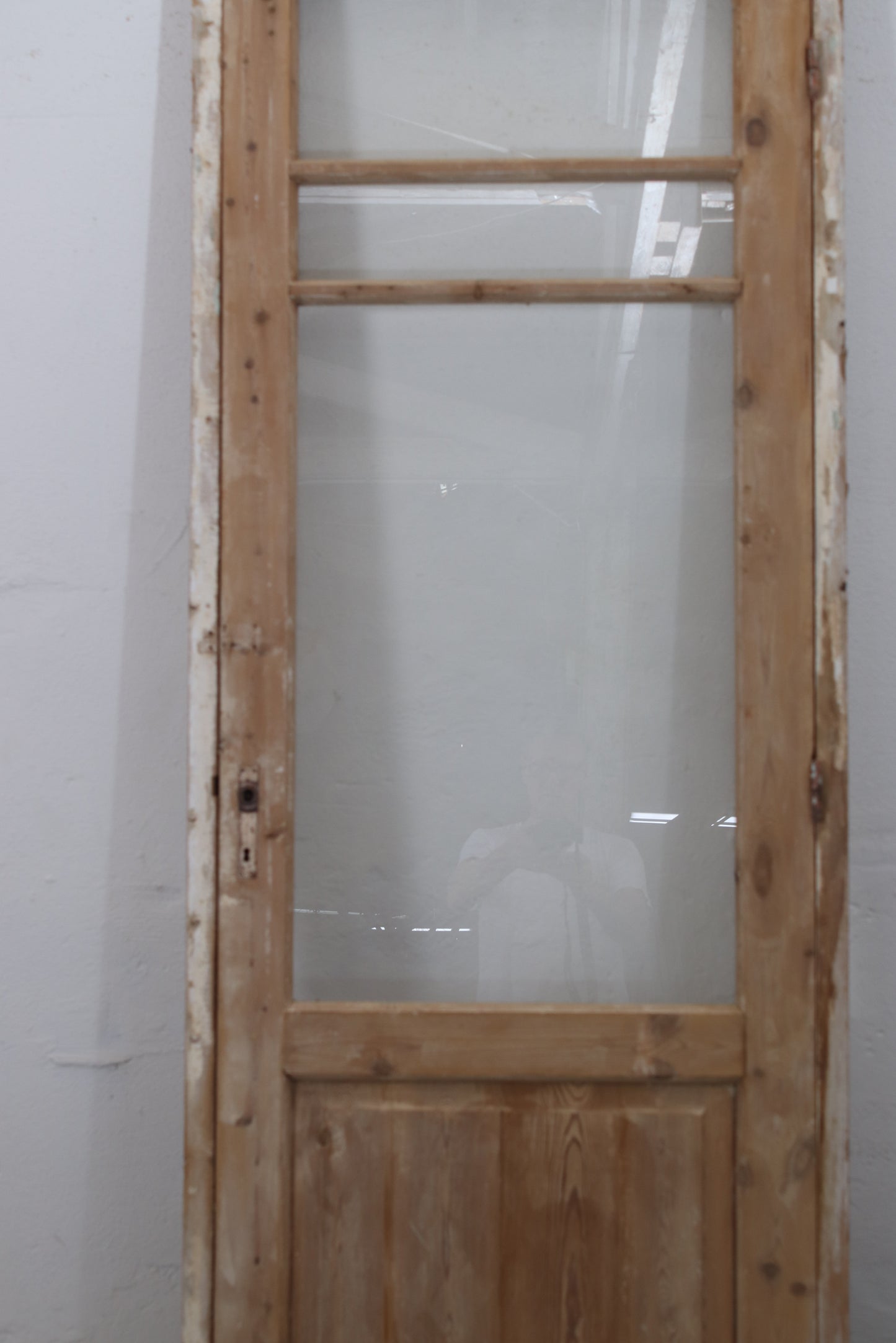 VINTAGE SINGLE GLASS DOOR L268