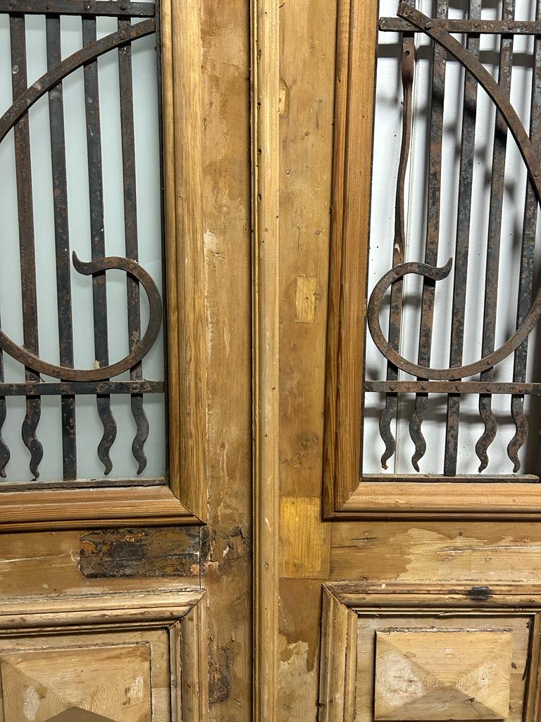 VINTAGE DBL FRENCH METAL GLASS DOOR L143