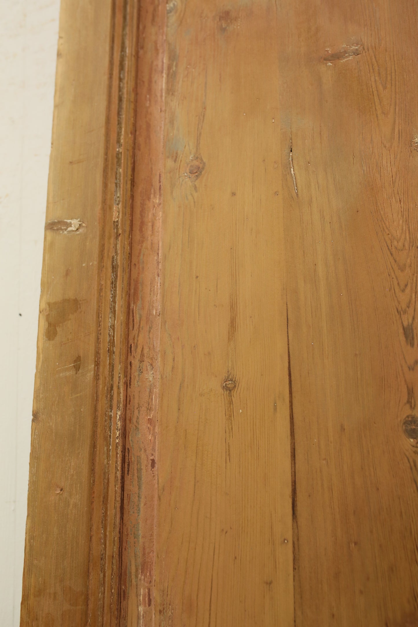 VINTAGE SINGLE DOOR A438