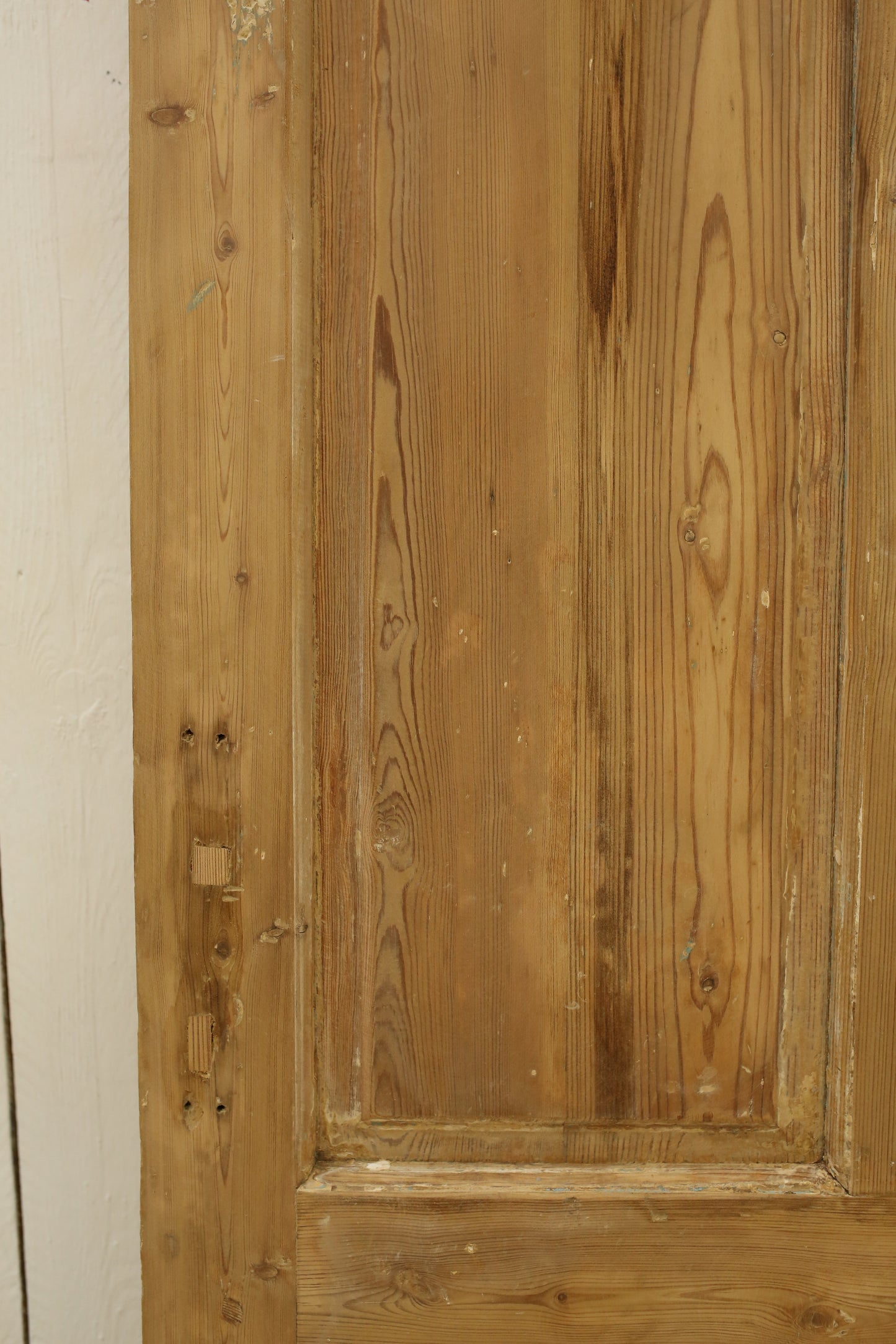 VINTAGE SINGLE DOOR A440