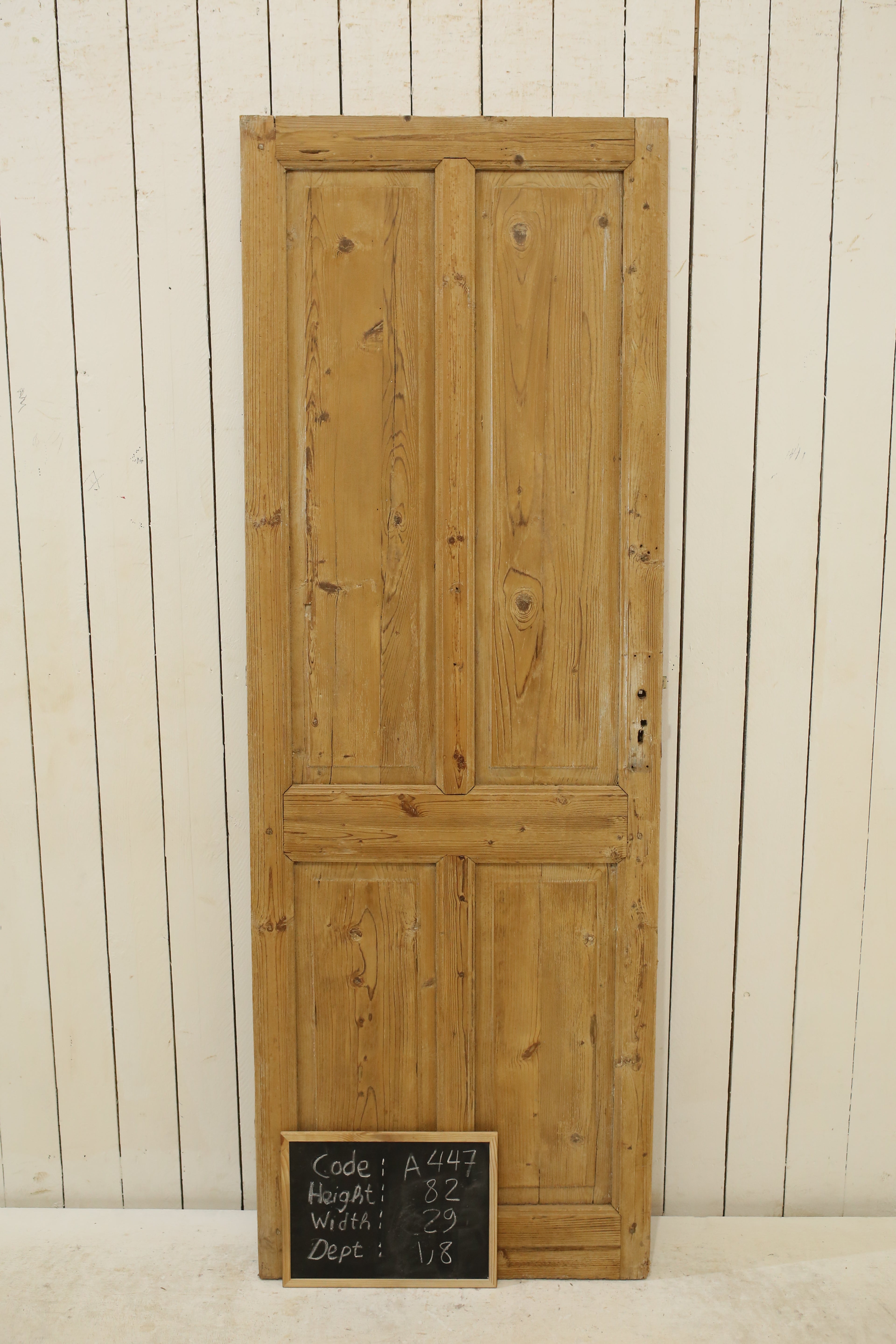 VINTAGE SINGLE DOOR A447