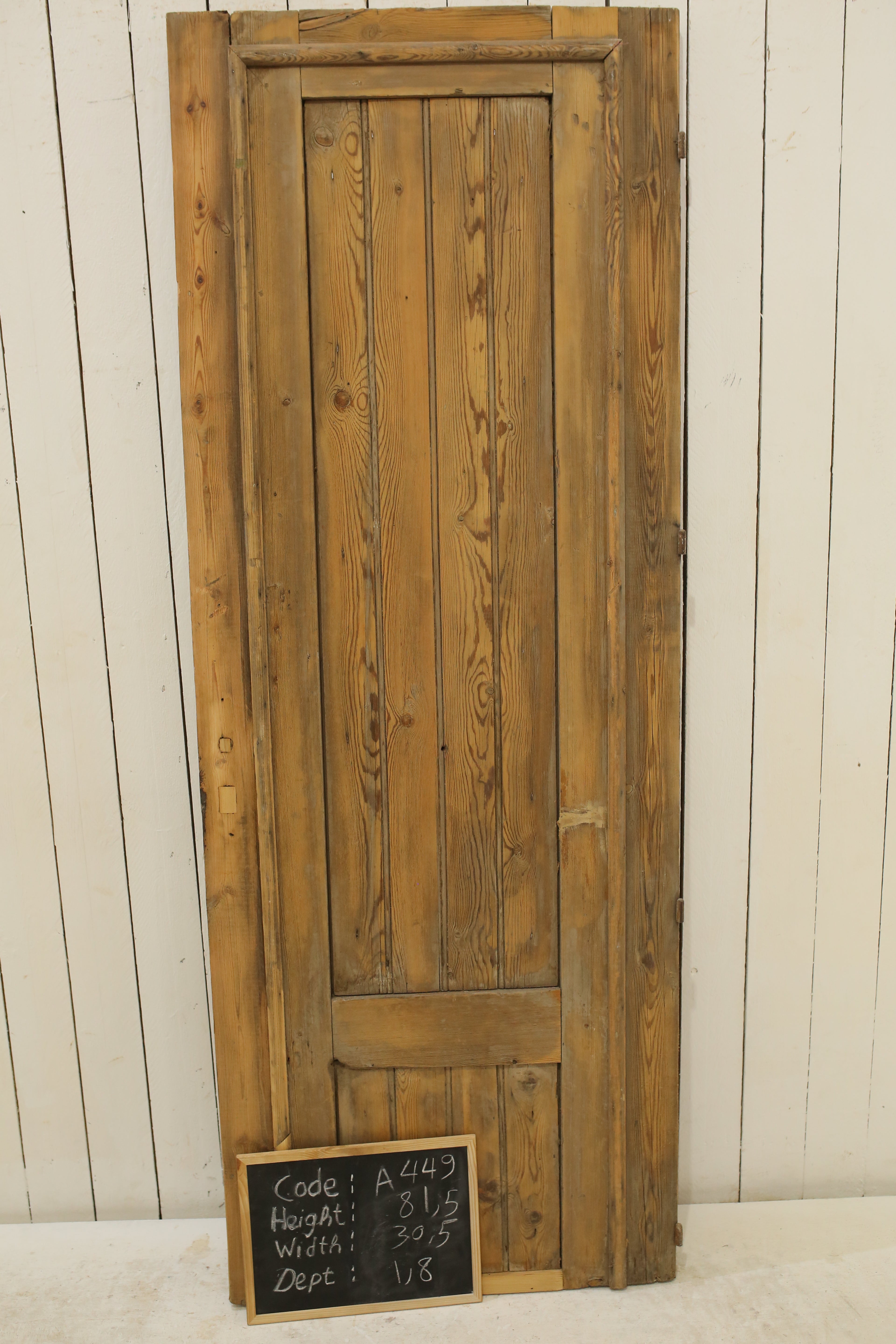 VINTAGE SINGLE DOOR A449