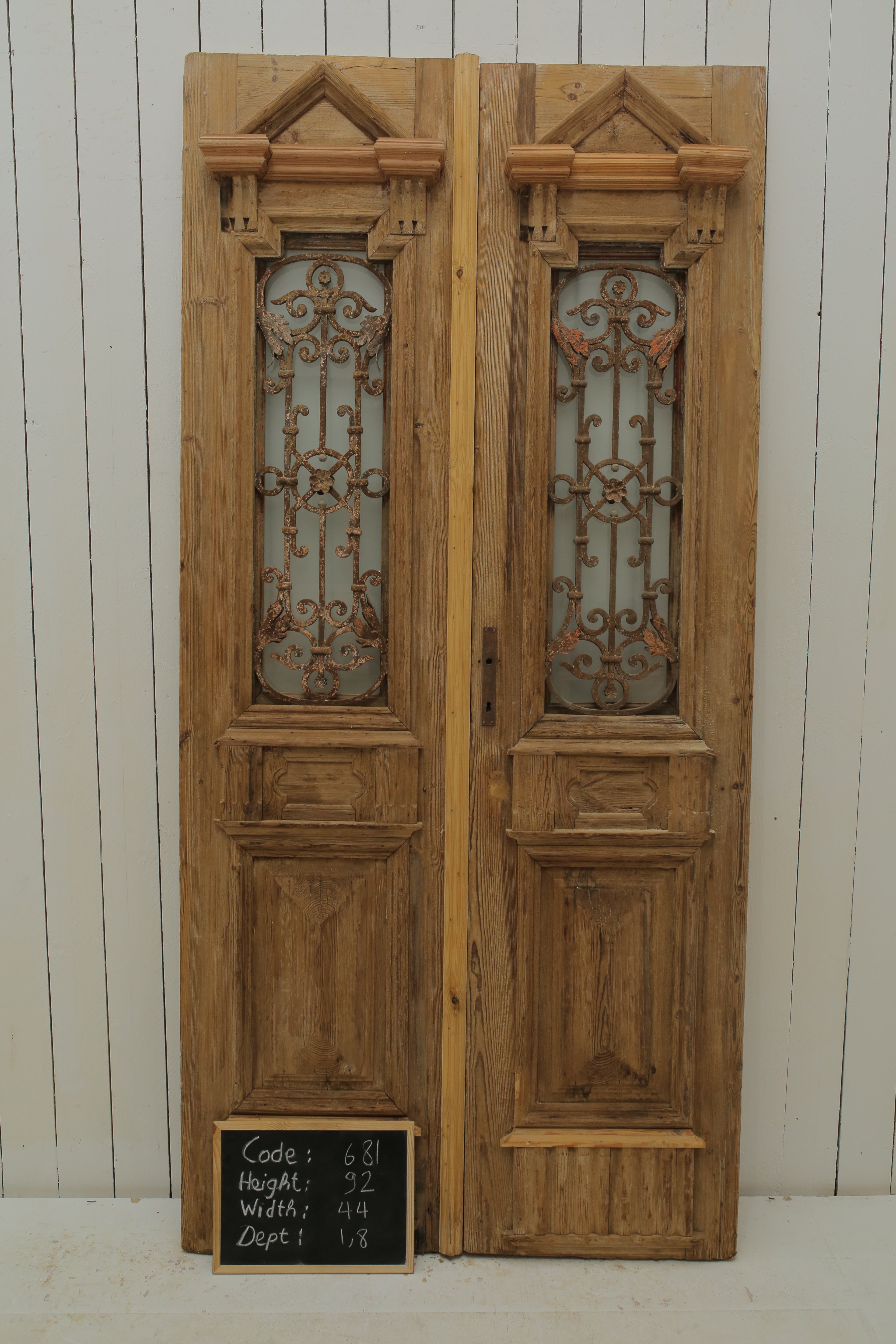 VINTAGE DBL FRENCH METAL DOOR A681