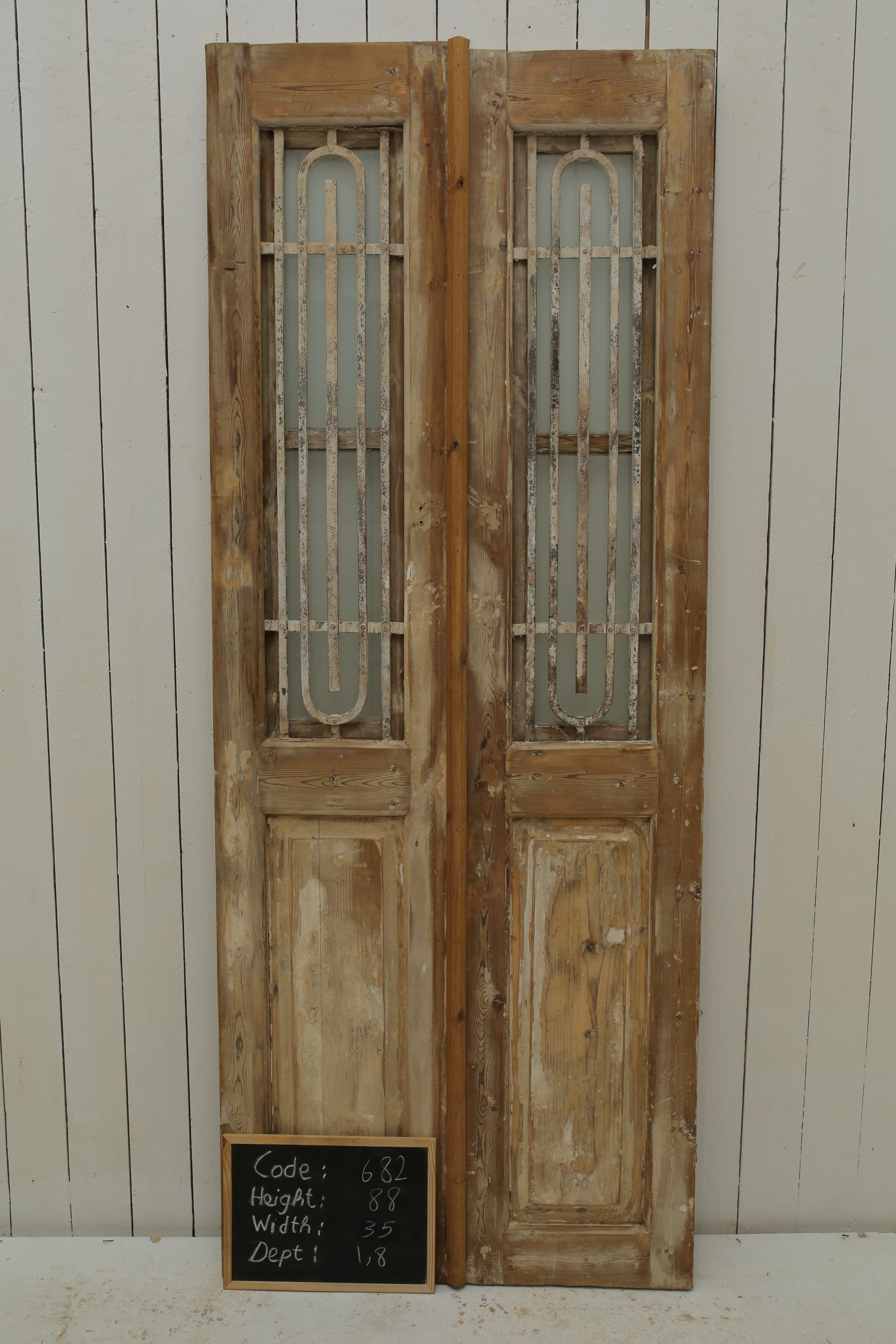 VINTAGE DBL FRENCH METAL DOOR A682