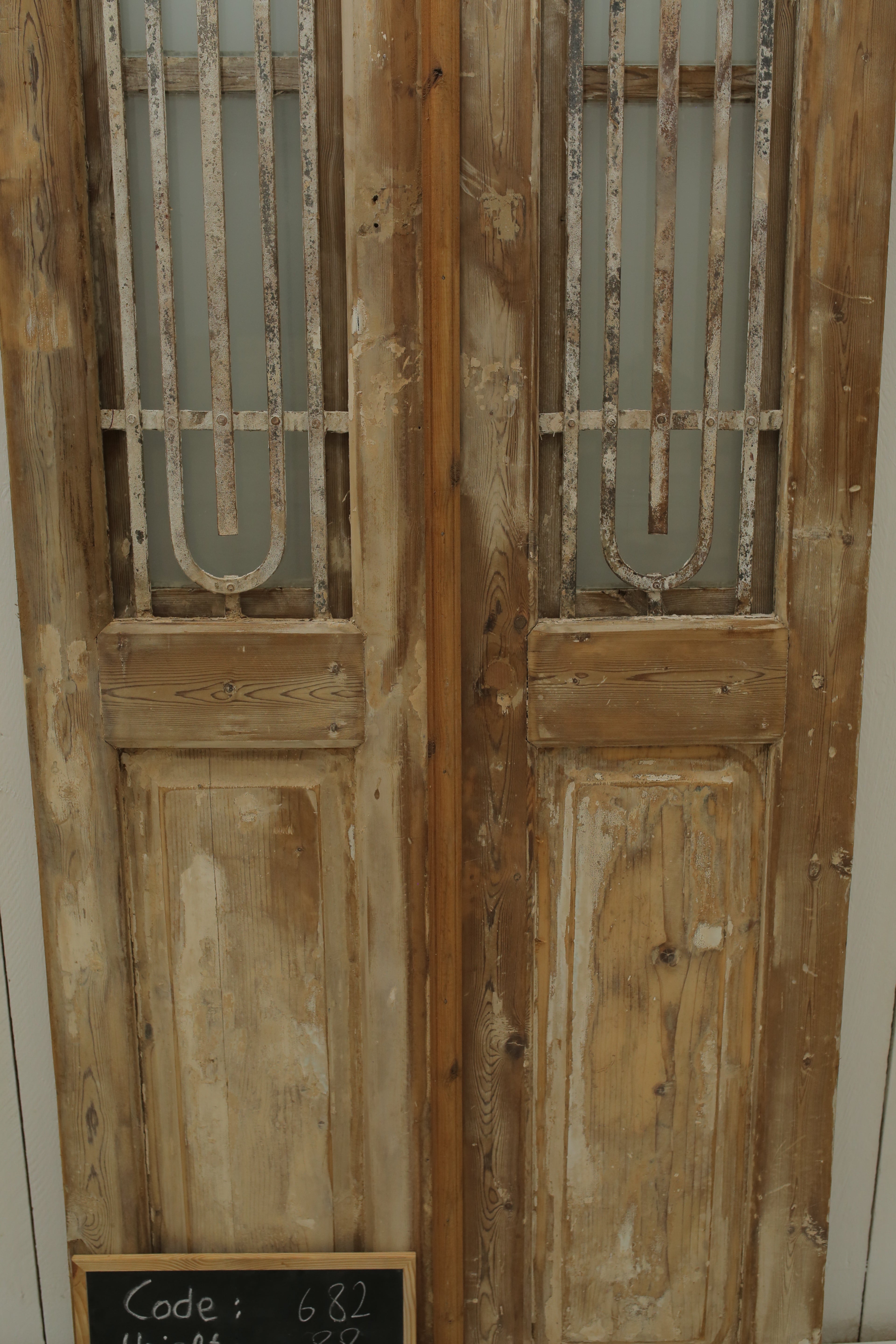 VINTAGE DBL FRENCH METAL DOOR A682