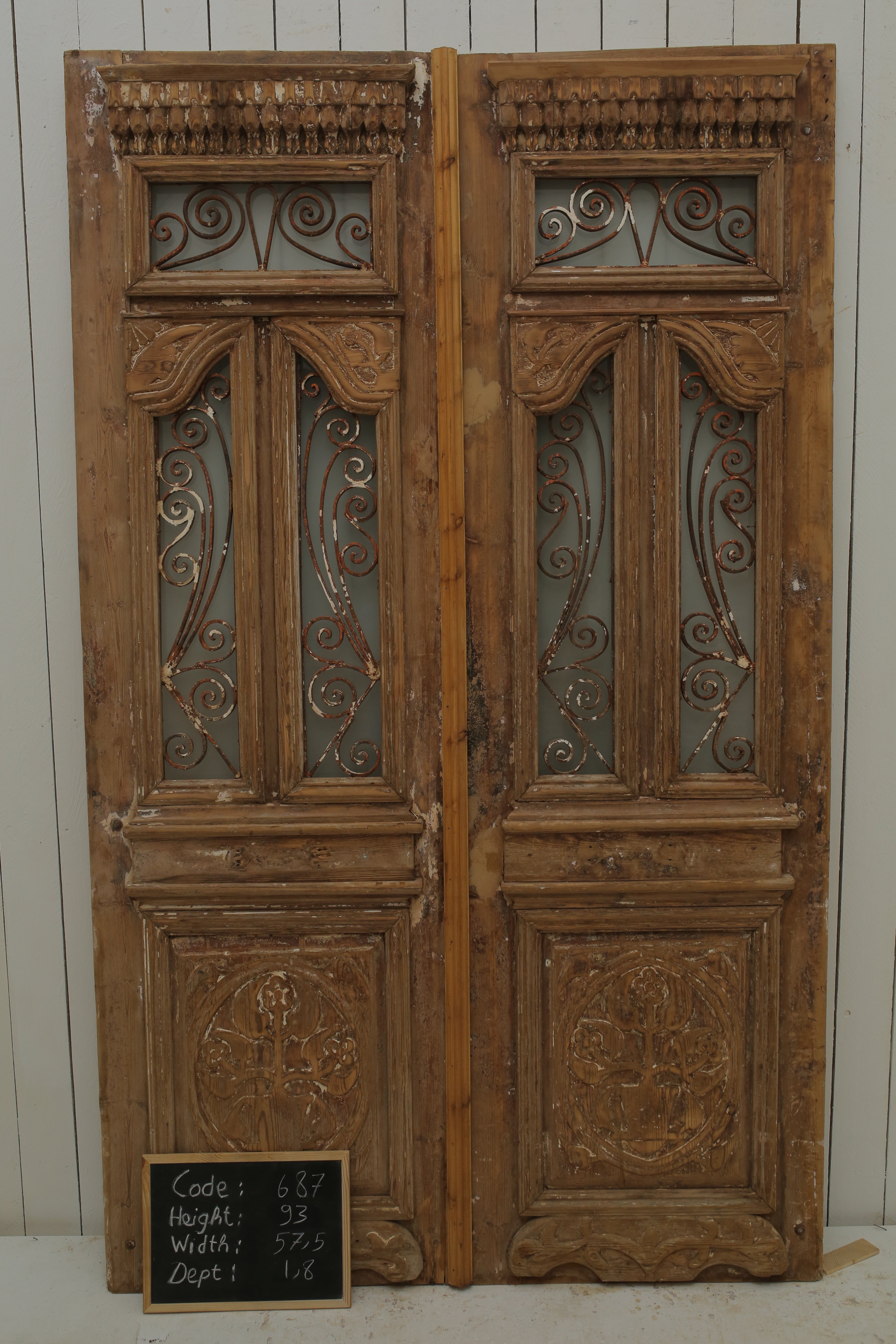 VINTAGE DBL FRENCH METAL DOOR A687