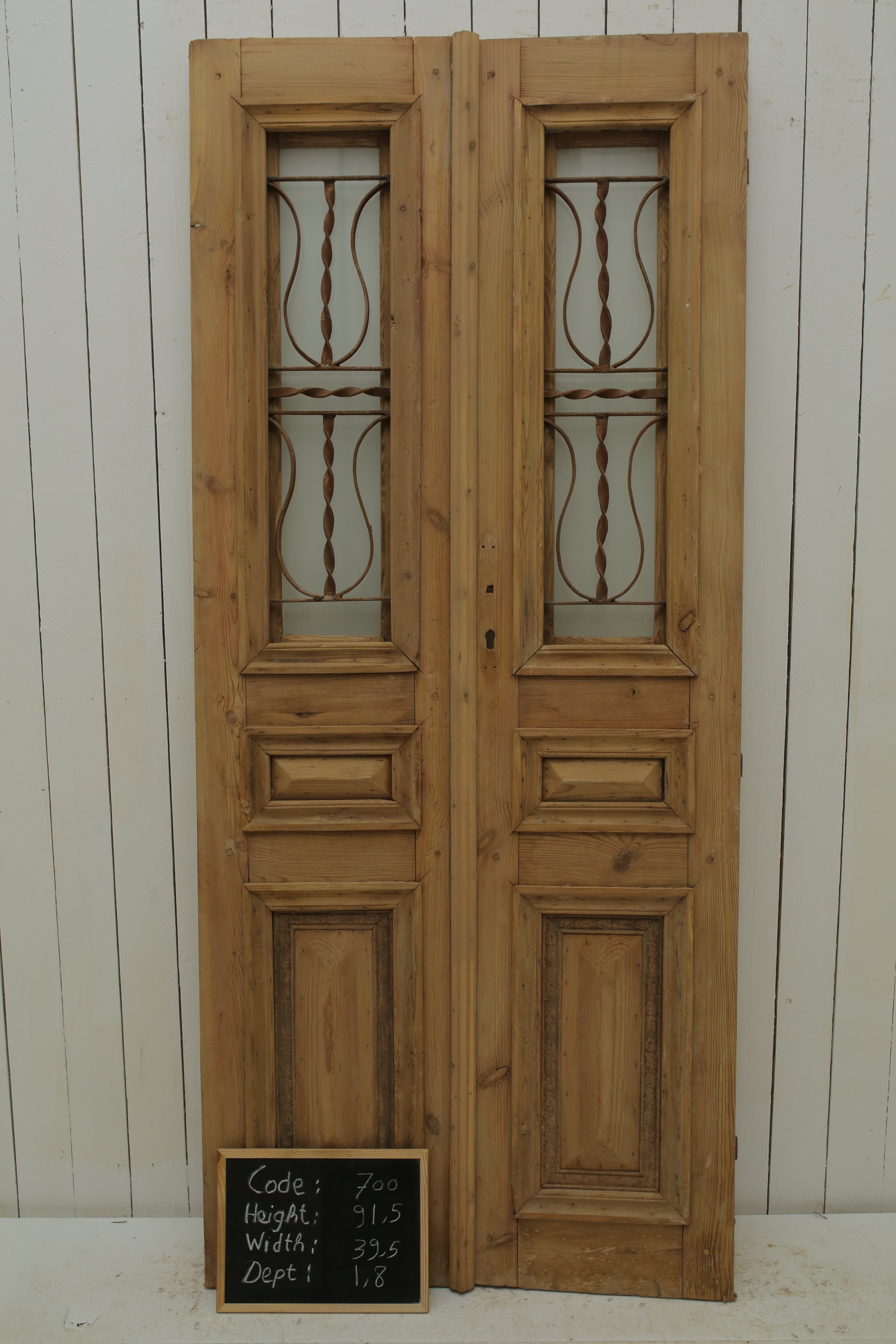 VINTAGE DBL FRENCH METAL DOOR 700