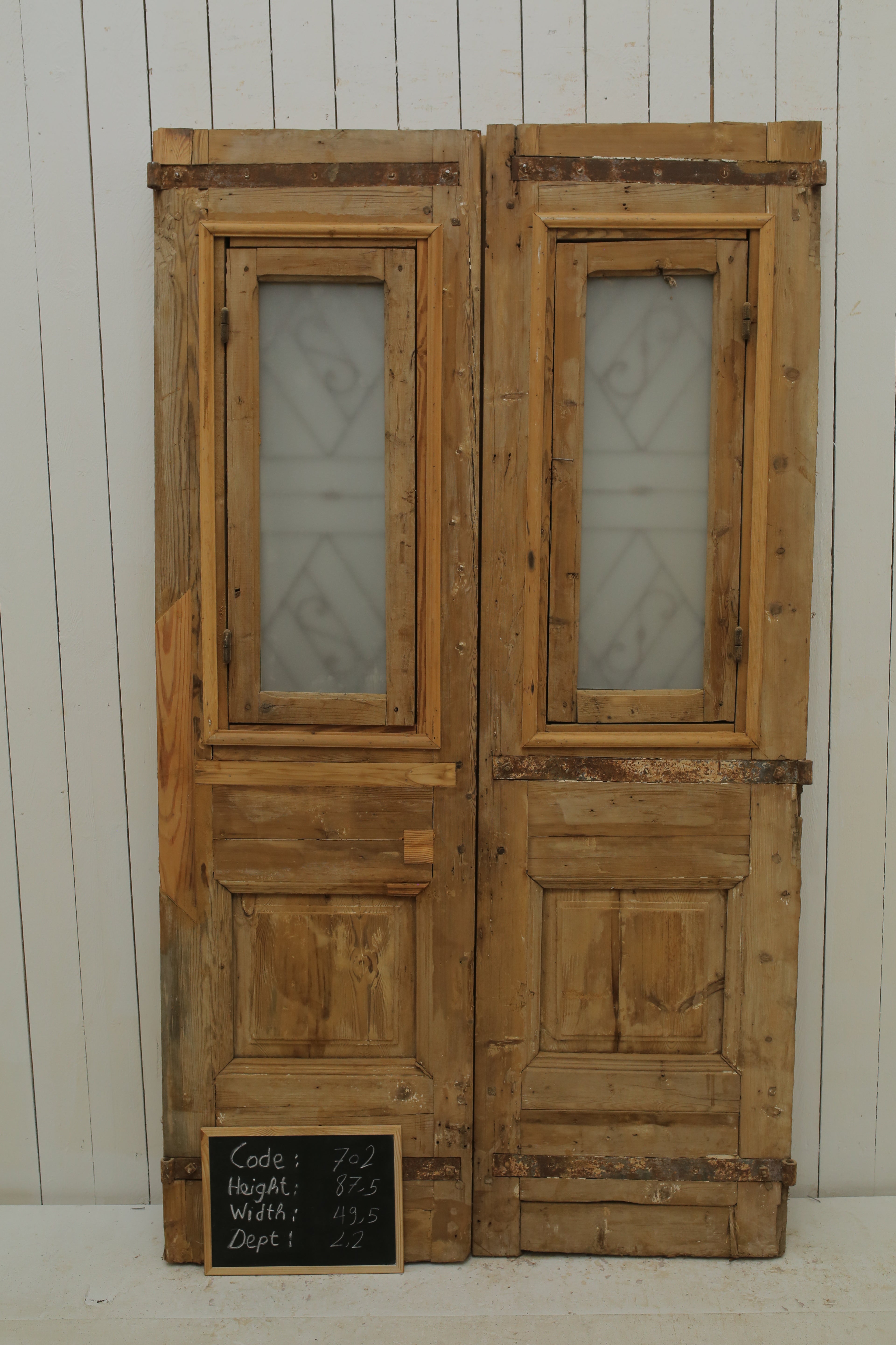 VINTAGE DBL FRENCH METAL DOOR A702