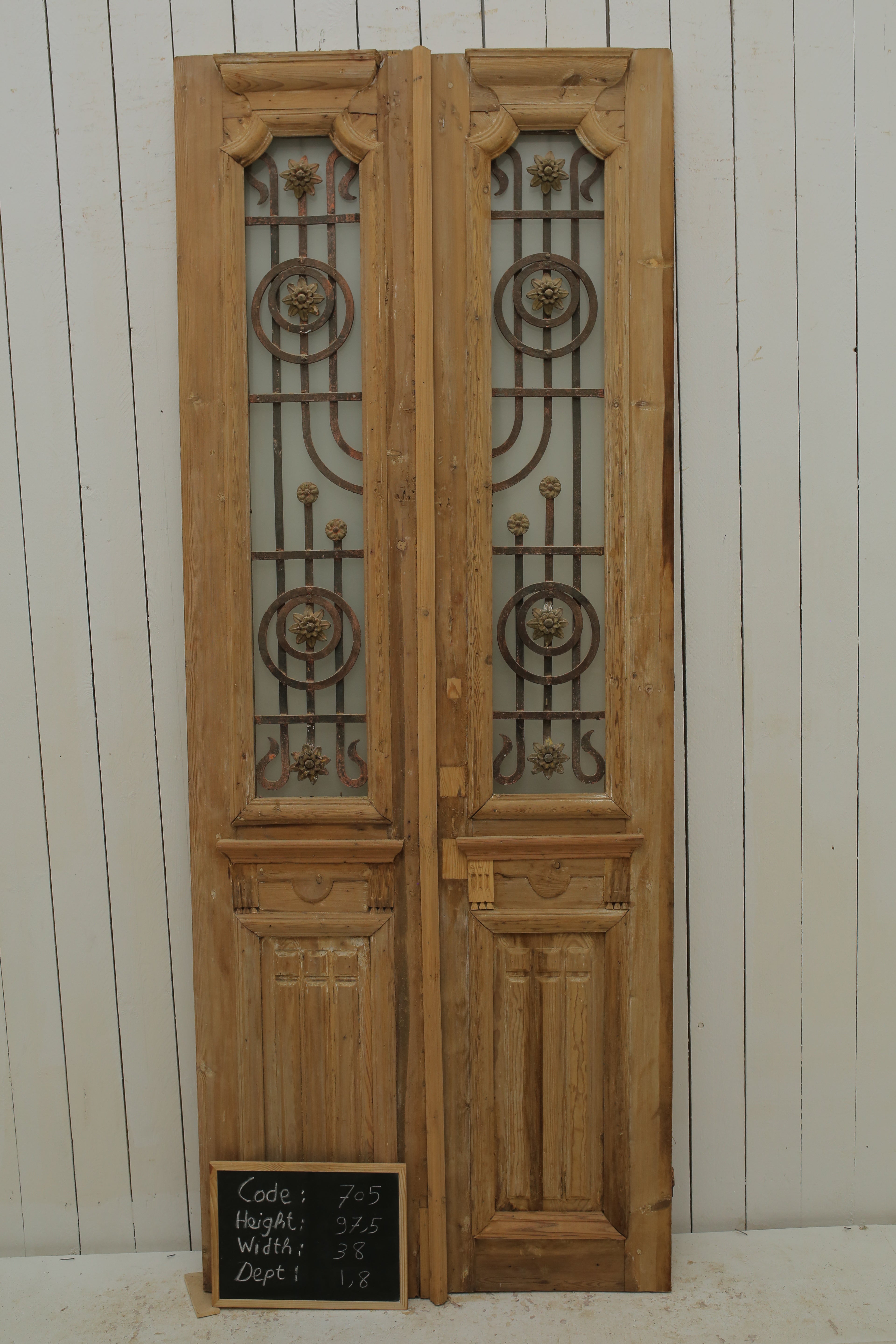 VINTAGE DBL FRENCH METAL DOOR A705