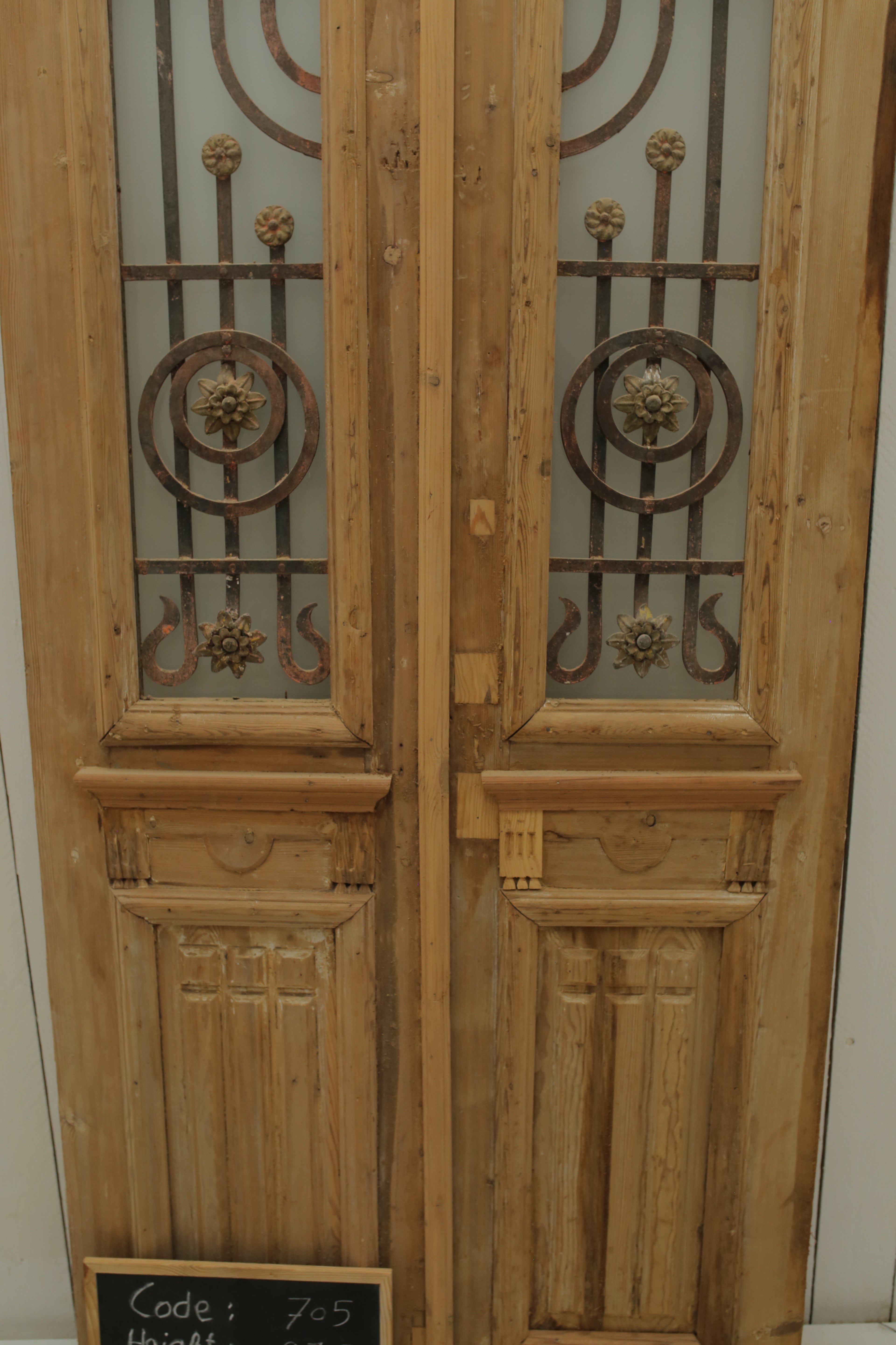 VINTAGE DBL FRENCH METAL DOOR A705