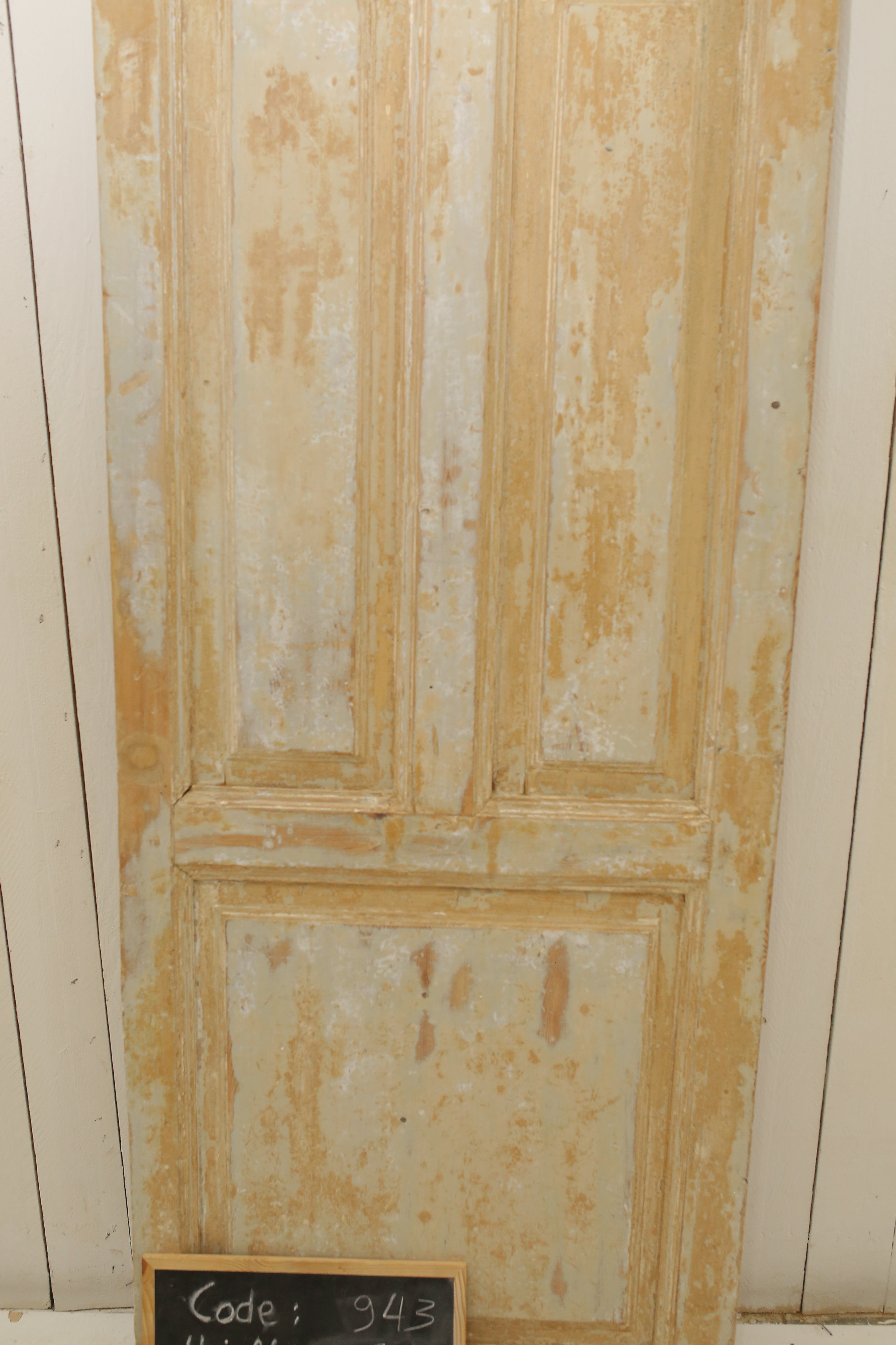 VINTAGE SINGLE GLASS DOOR 943