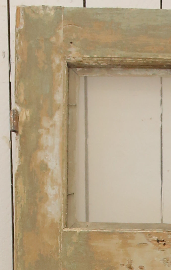 VINTAGE SINGLE GLASS DOOR 943