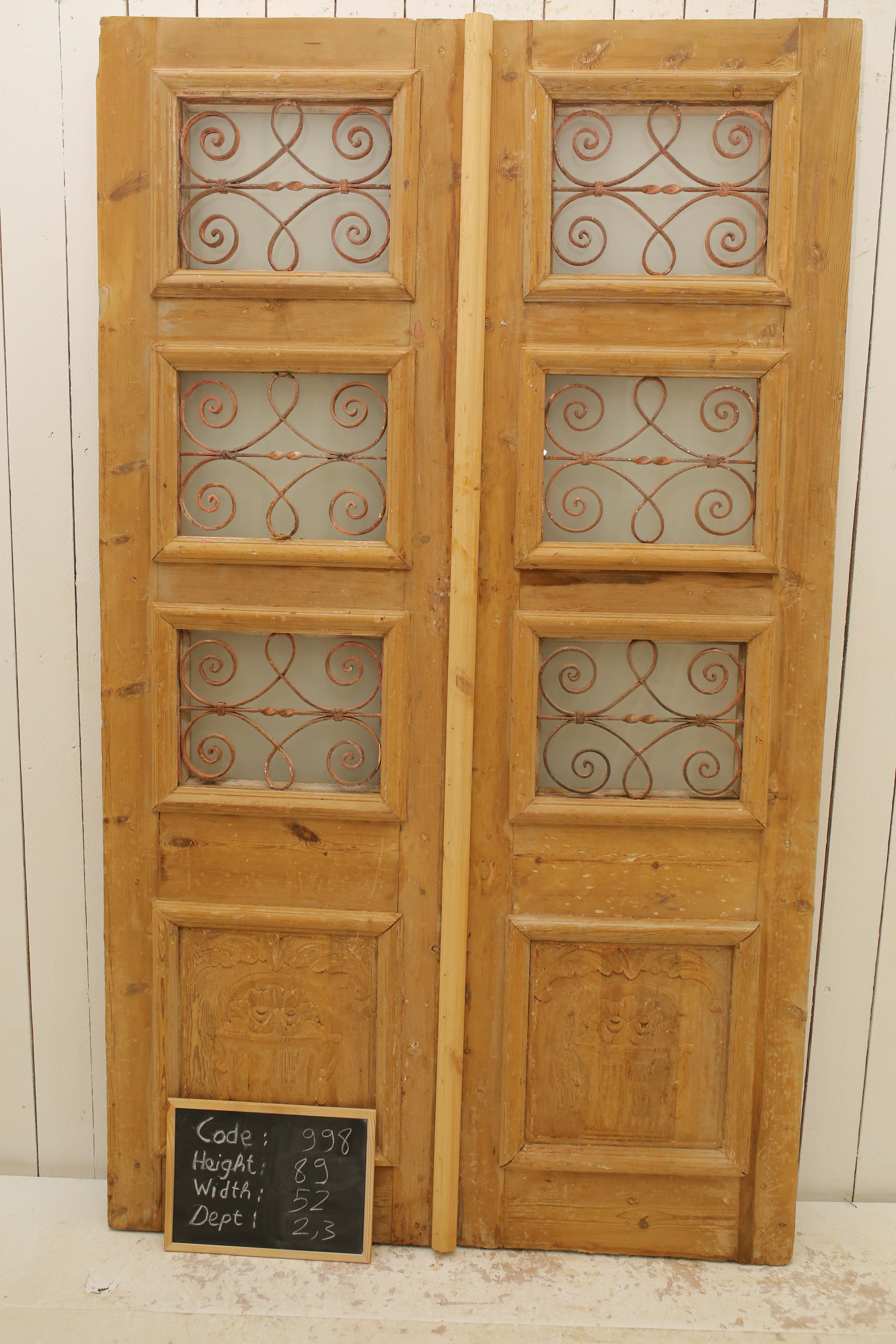 VINTAGE DBL FRENCH METAL DOOR A998
