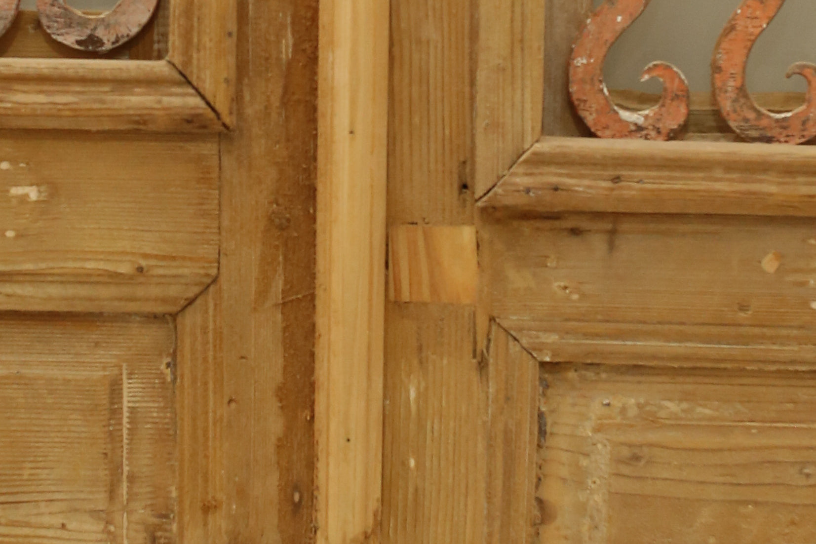 VINTAGE DBL FRENCH METAL DOOR A8