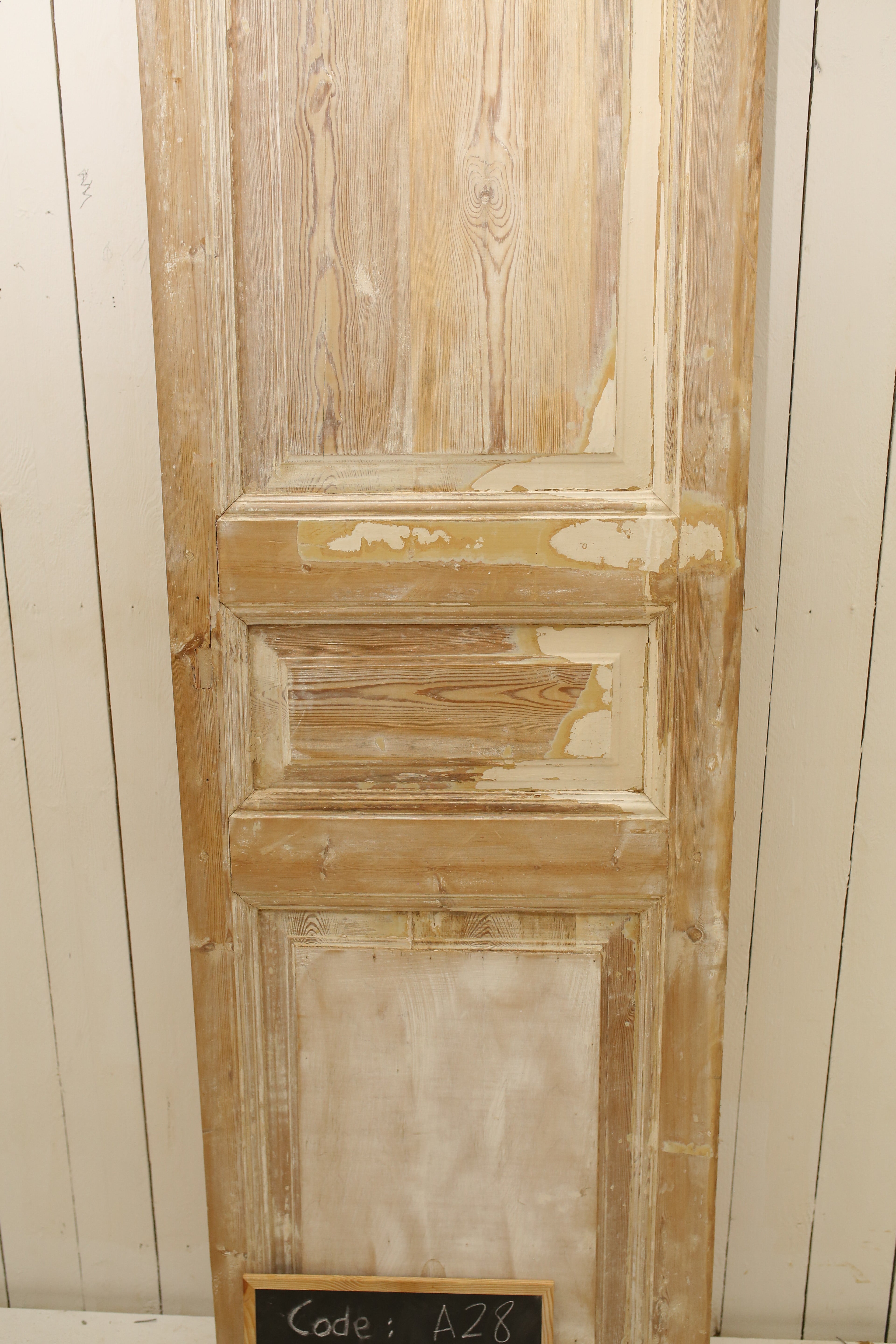 VINTAGE SINGLE DOOR A28