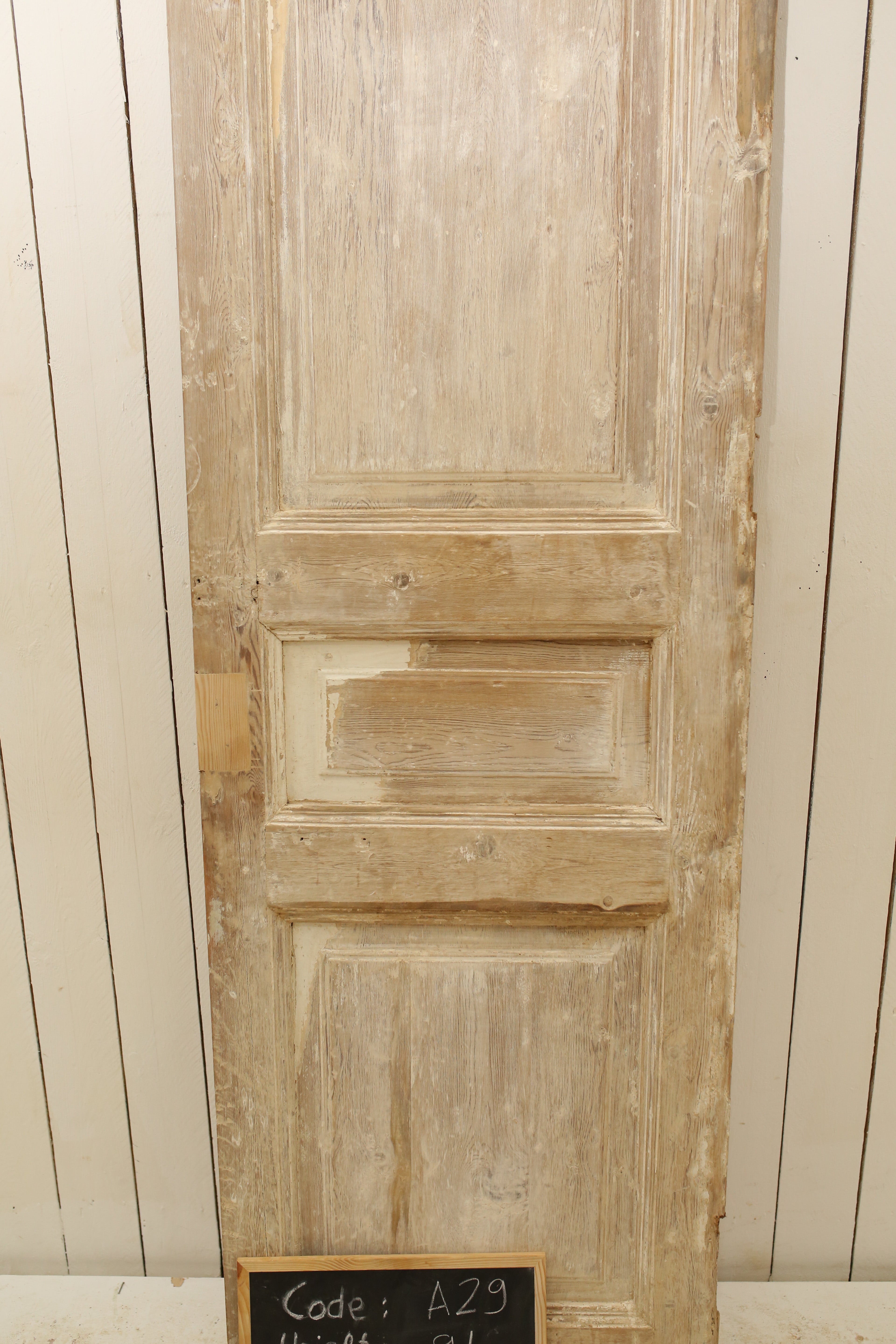VINTAGE SINGLE DOOR A29