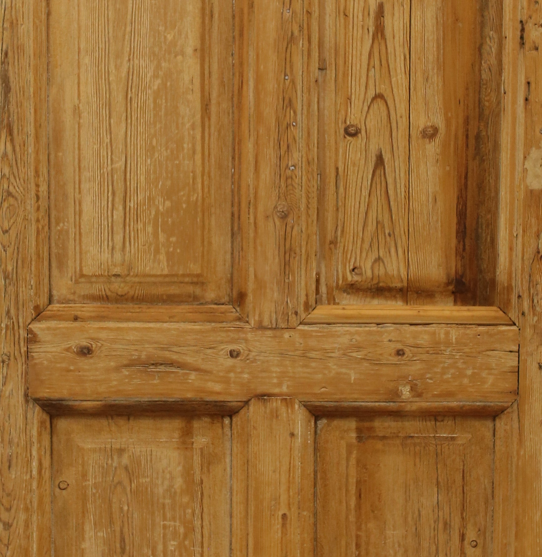 VINTAGE SINGLE DOOR A34