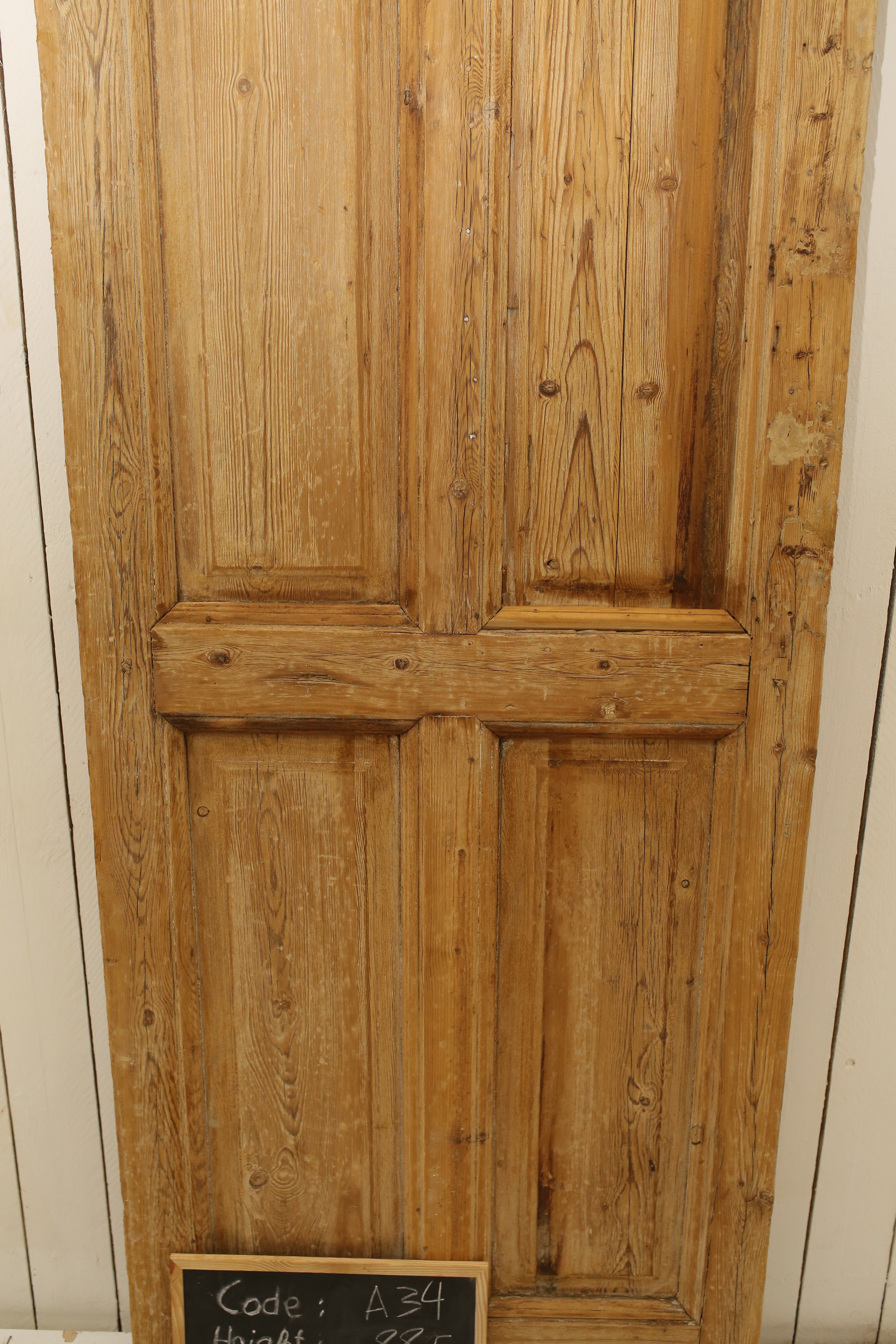 VINTAGE SINGLE DOOR A34