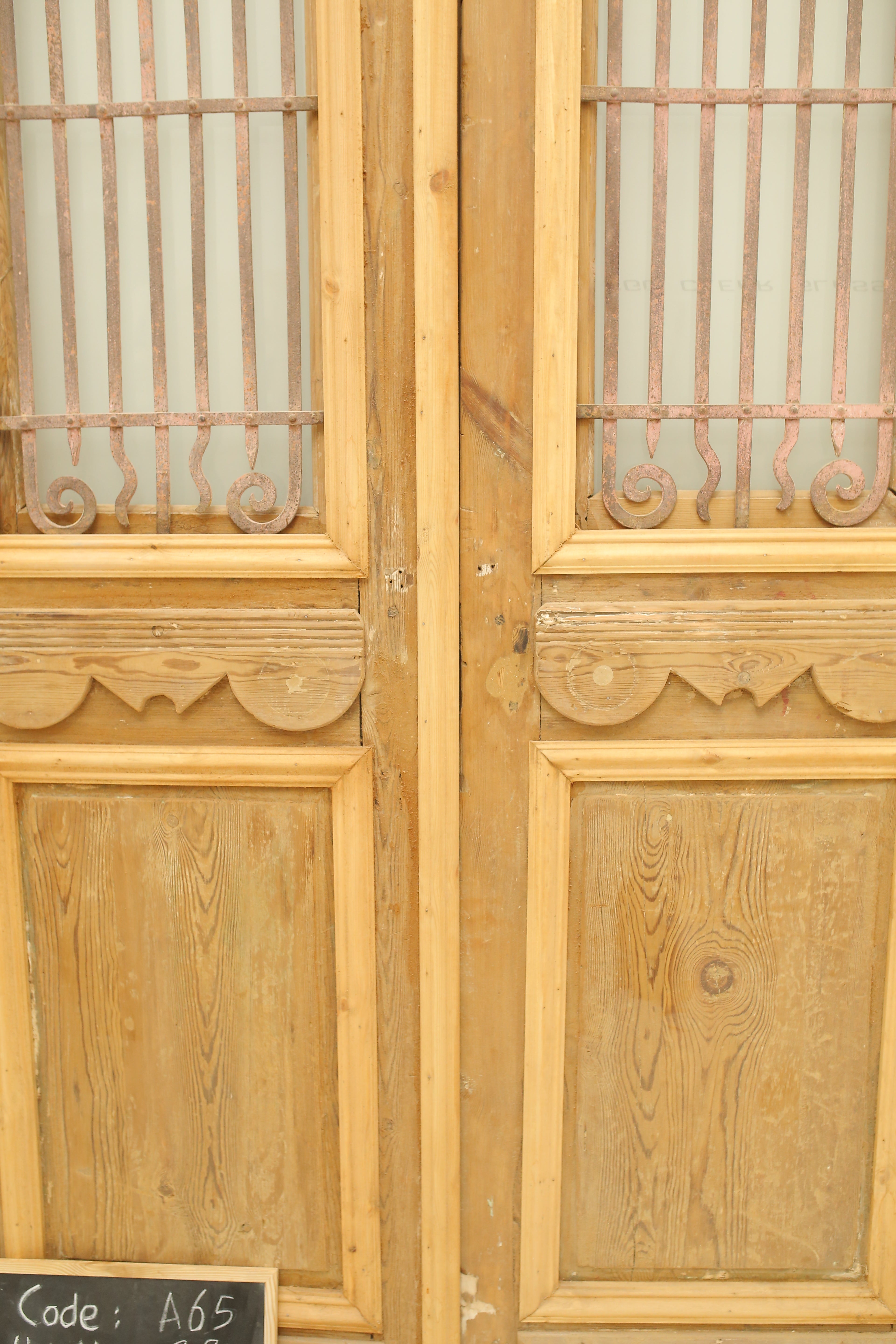 VINTAGE DBL FRENCH METAL DOOR A65