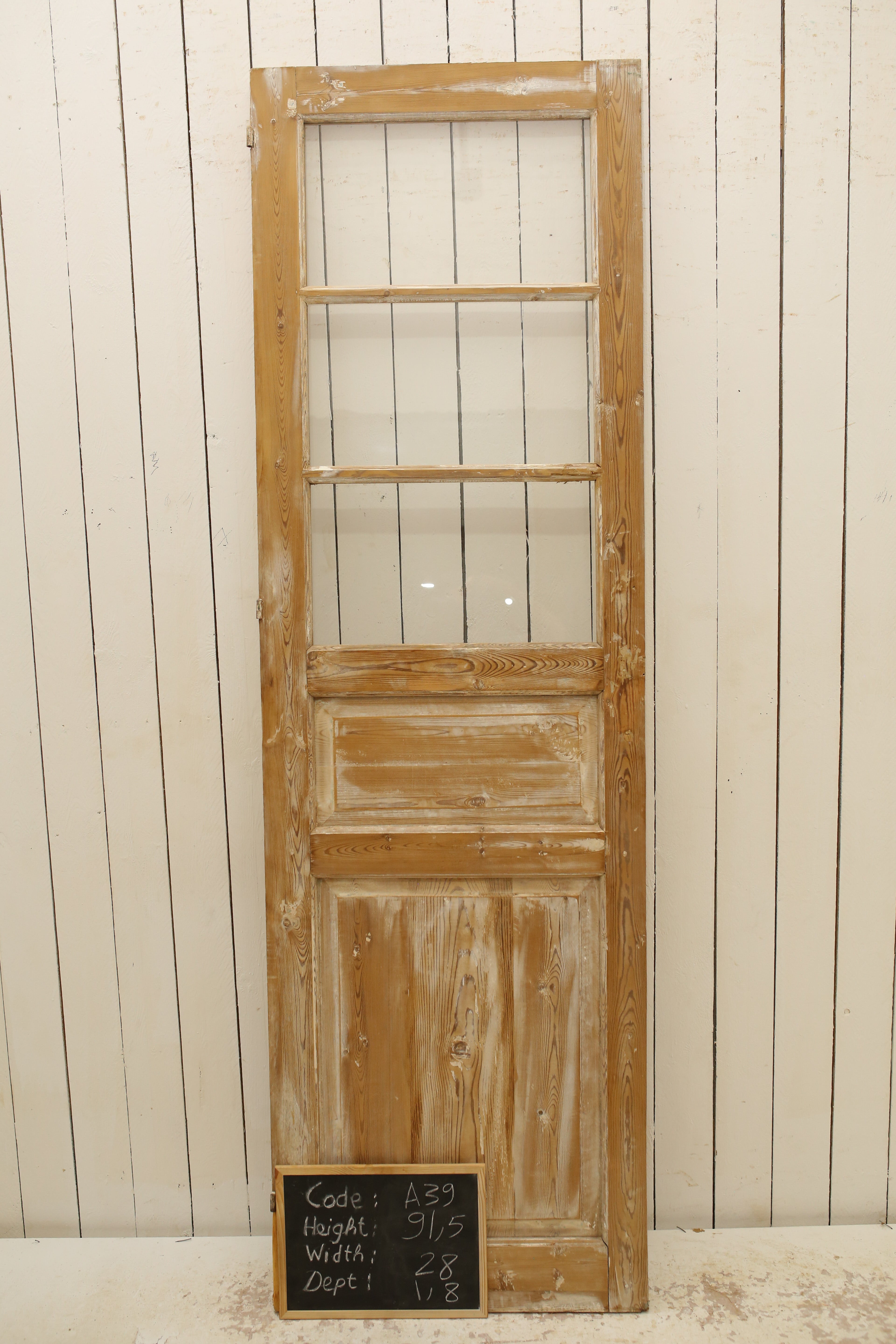 VINTAGE SINGLE GLASS DOOR A39