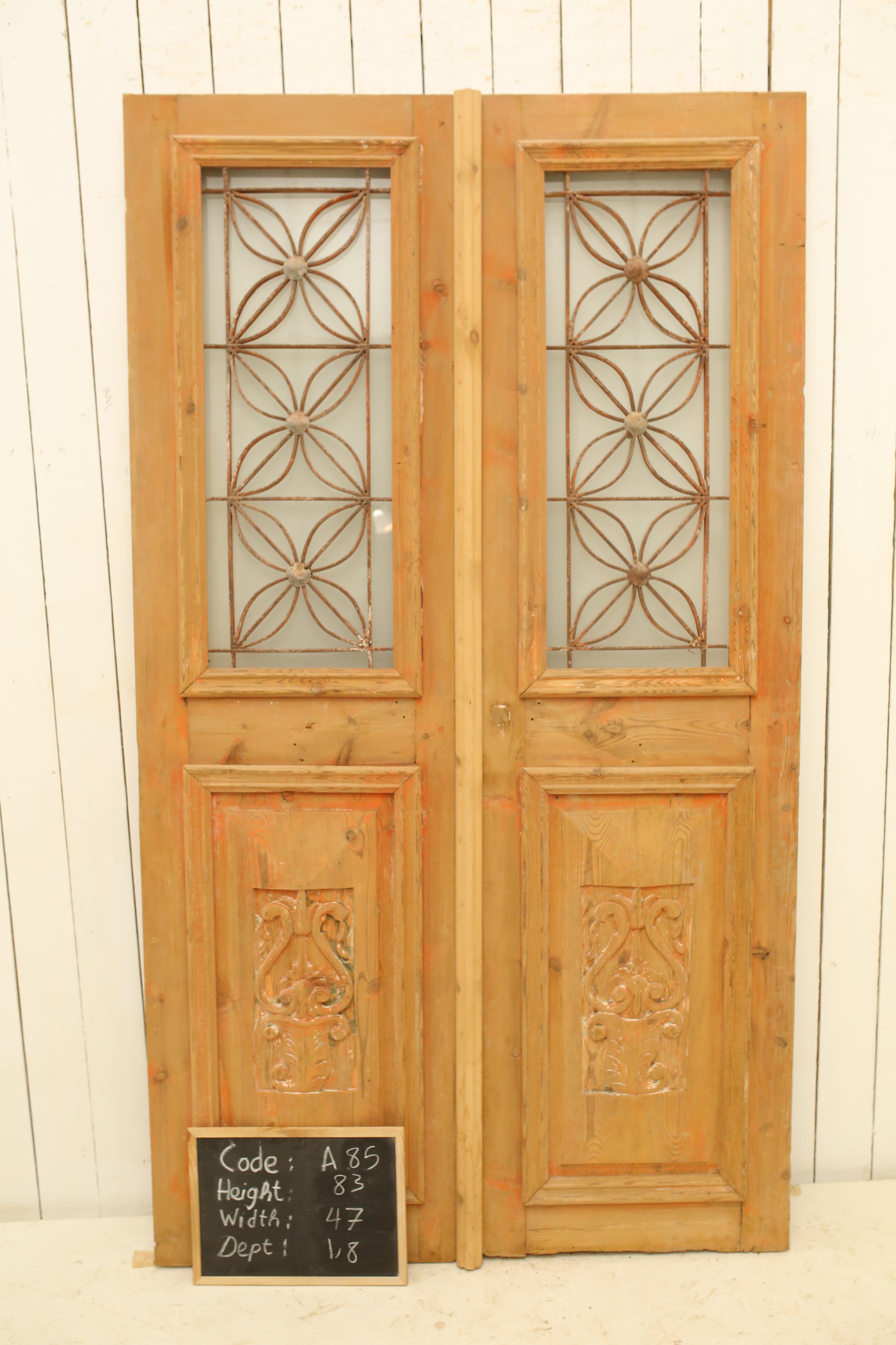 VINTAGE DBL FRENCH METAL DOOR A85