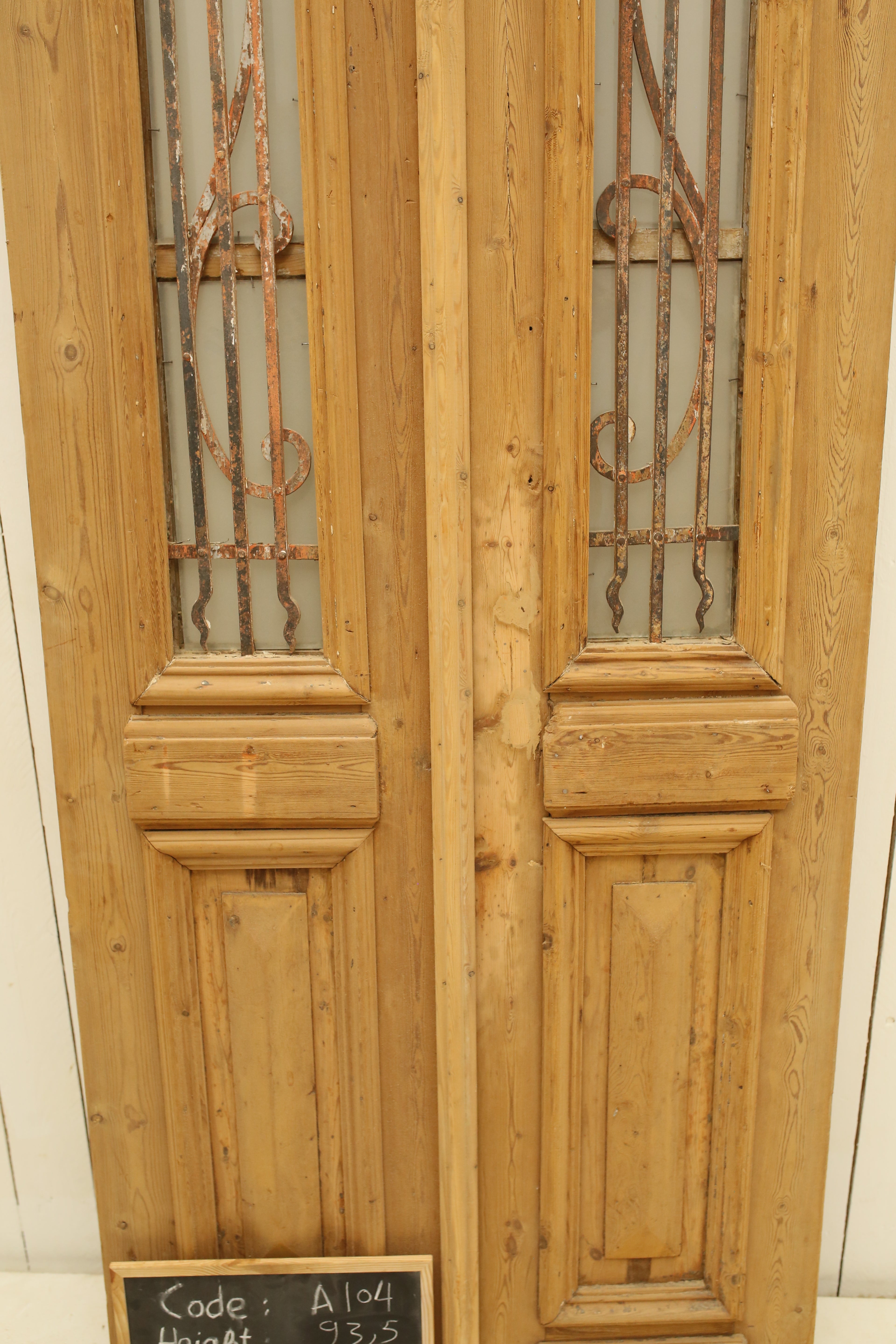 VINTAGE DBL FRENCH METAL DOOR A104