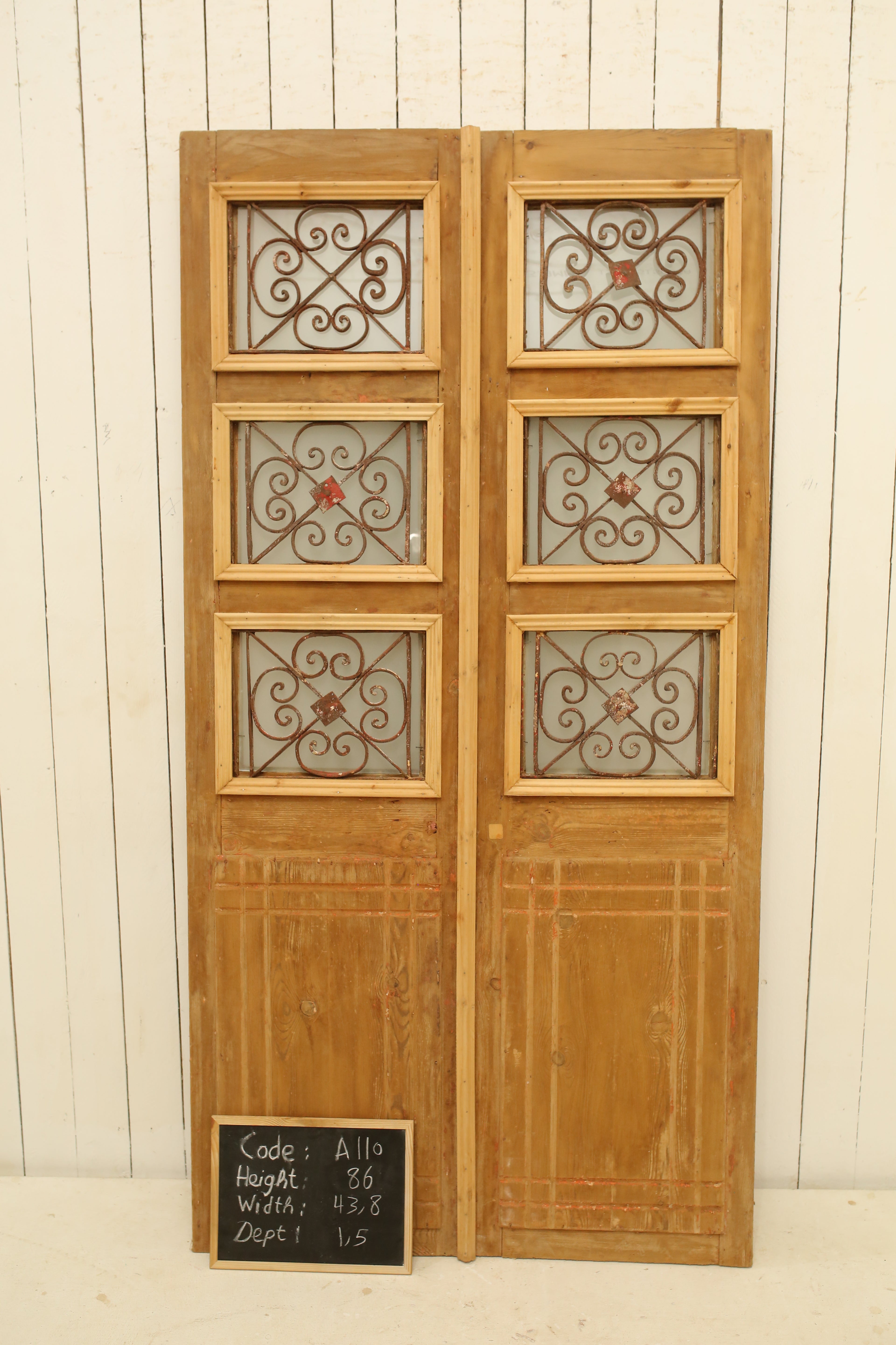 VINTAGE DBL FRENCH METAL DOOR A110