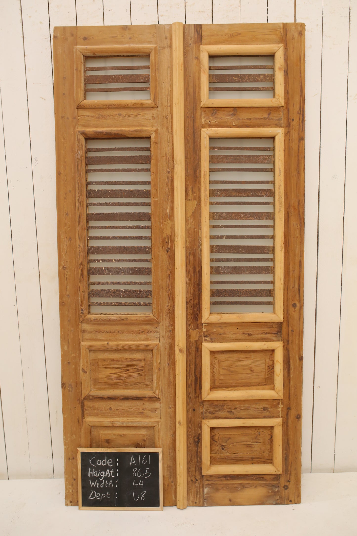 VINTAGE DBL FRENCH METAL DOOR A161