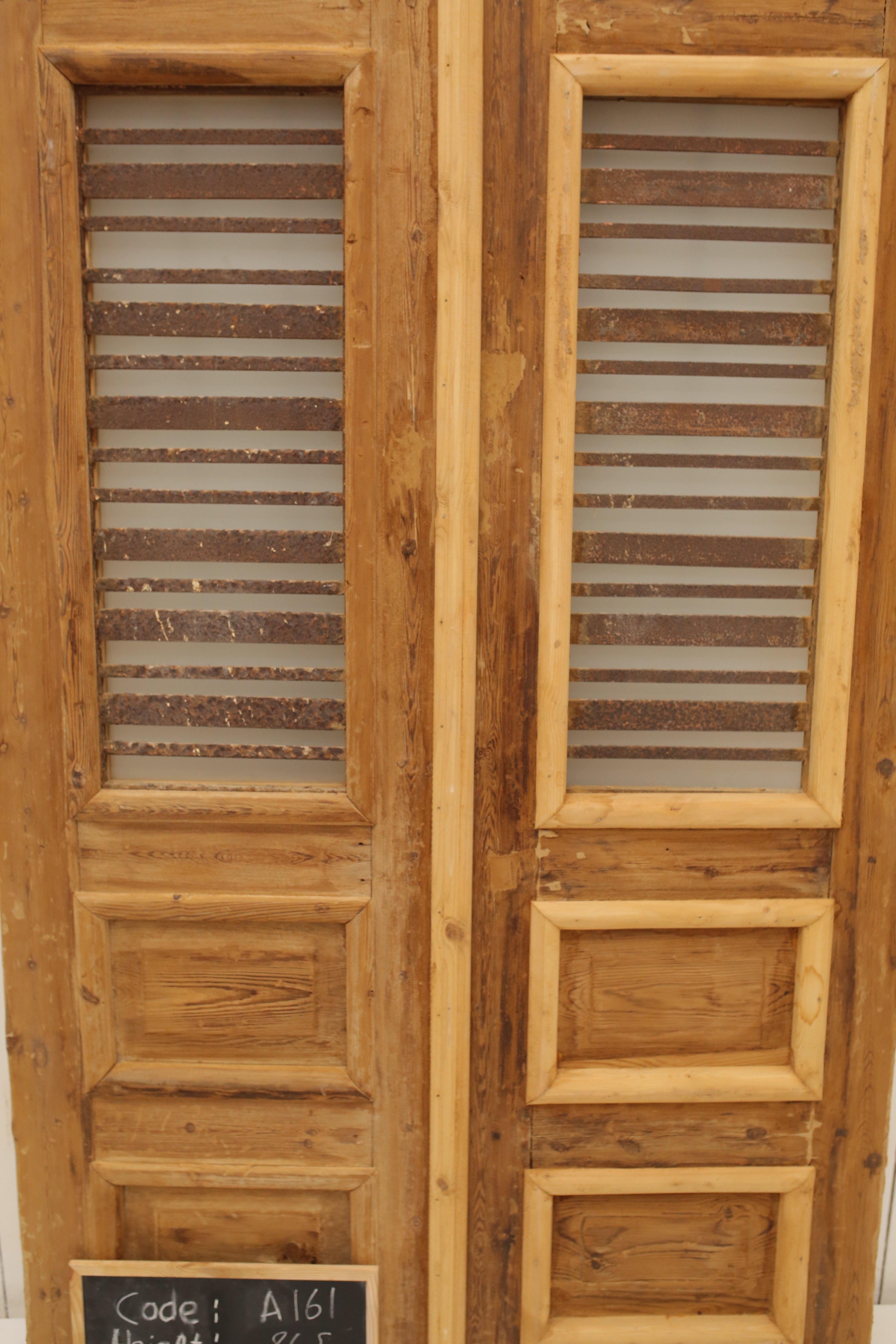 VINTAGE DBL FRENCH METAL DOOR A161