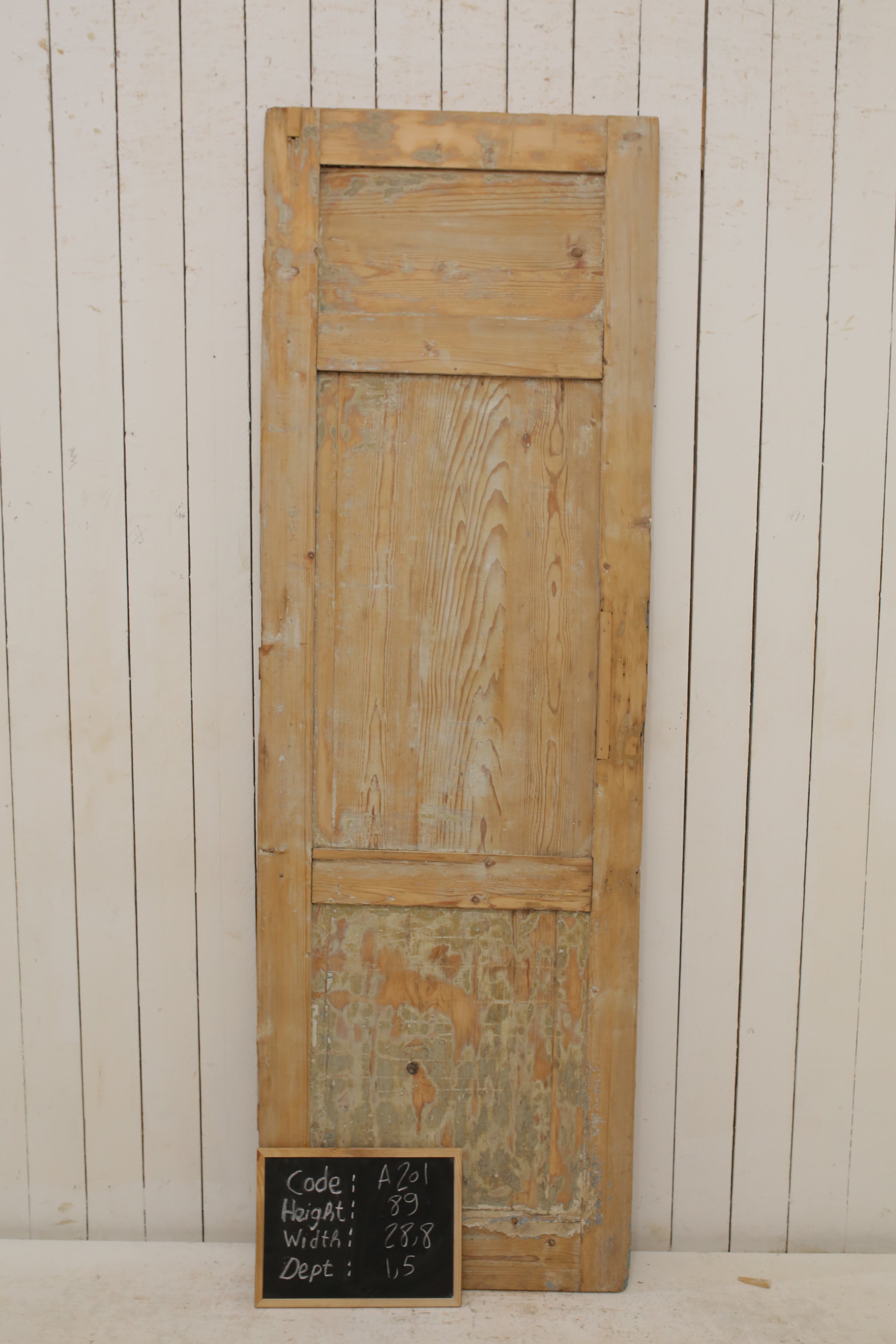 VINTAGE SINGLE DOOR A201