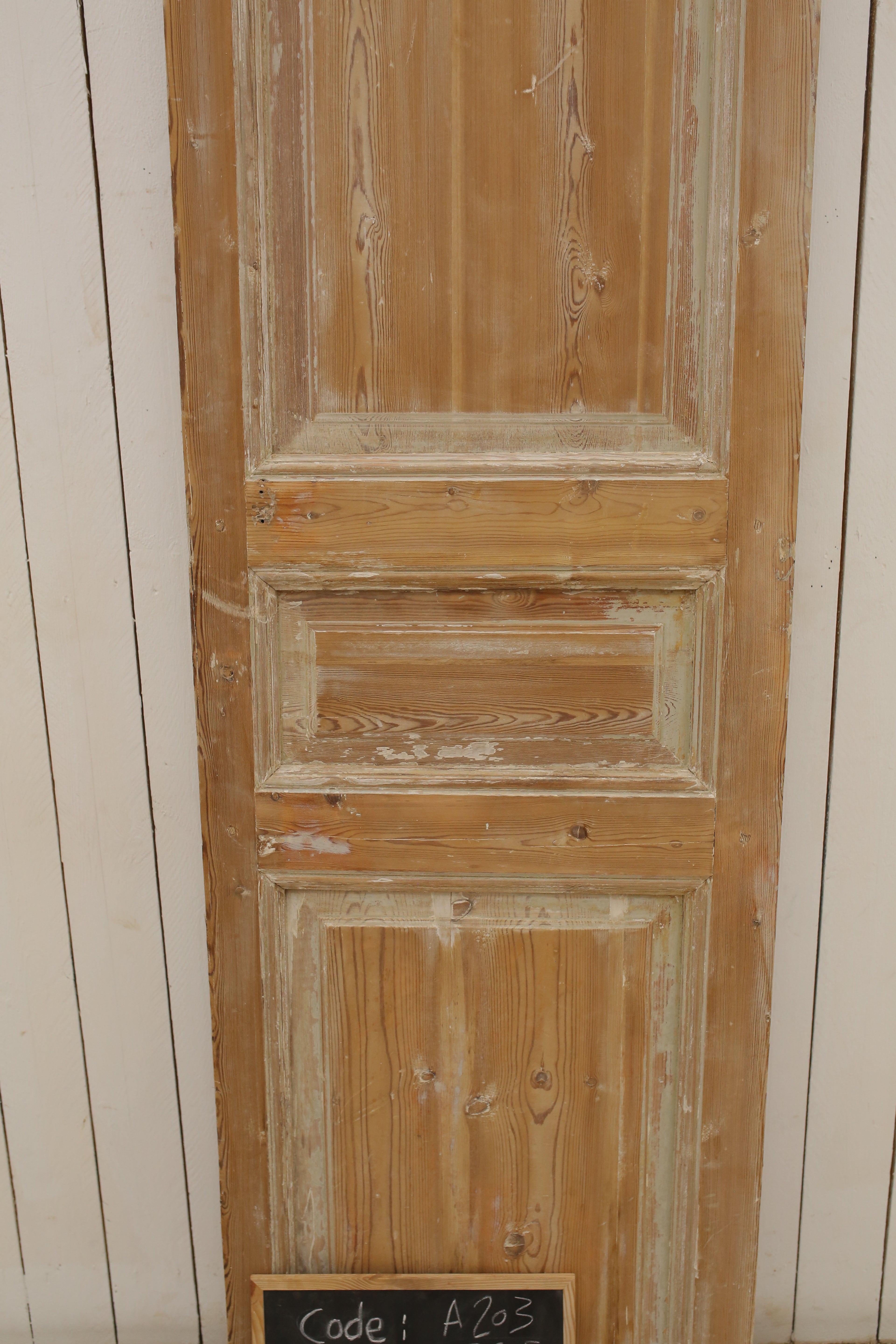 VINTAGE SINGLE DOOR A203