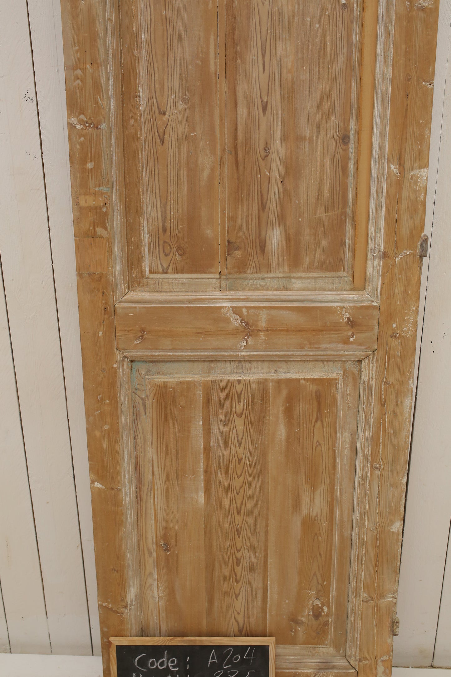 VINTAGE SINGLE DOOR A204