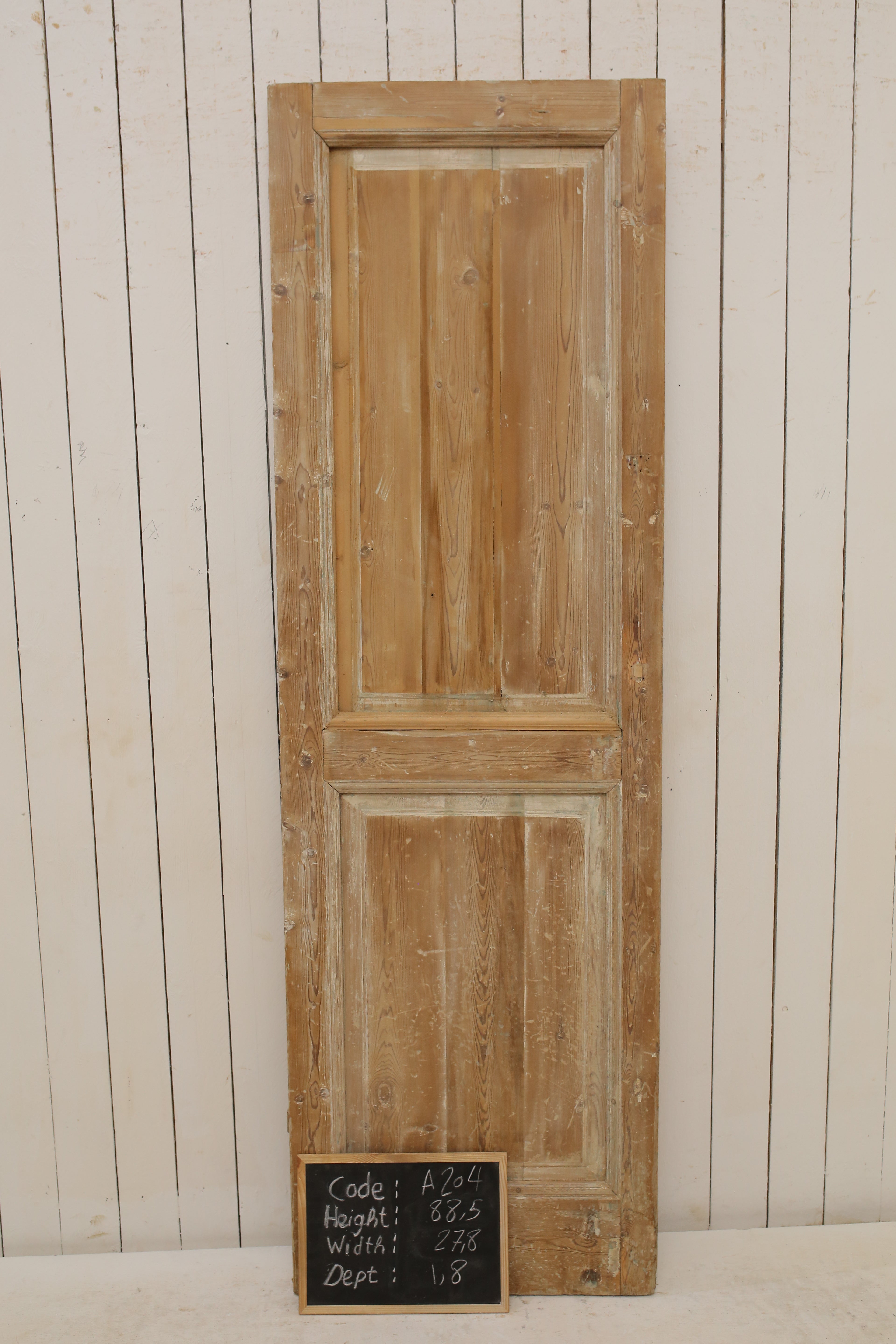 VINTAGE SINGLE DOOR A204