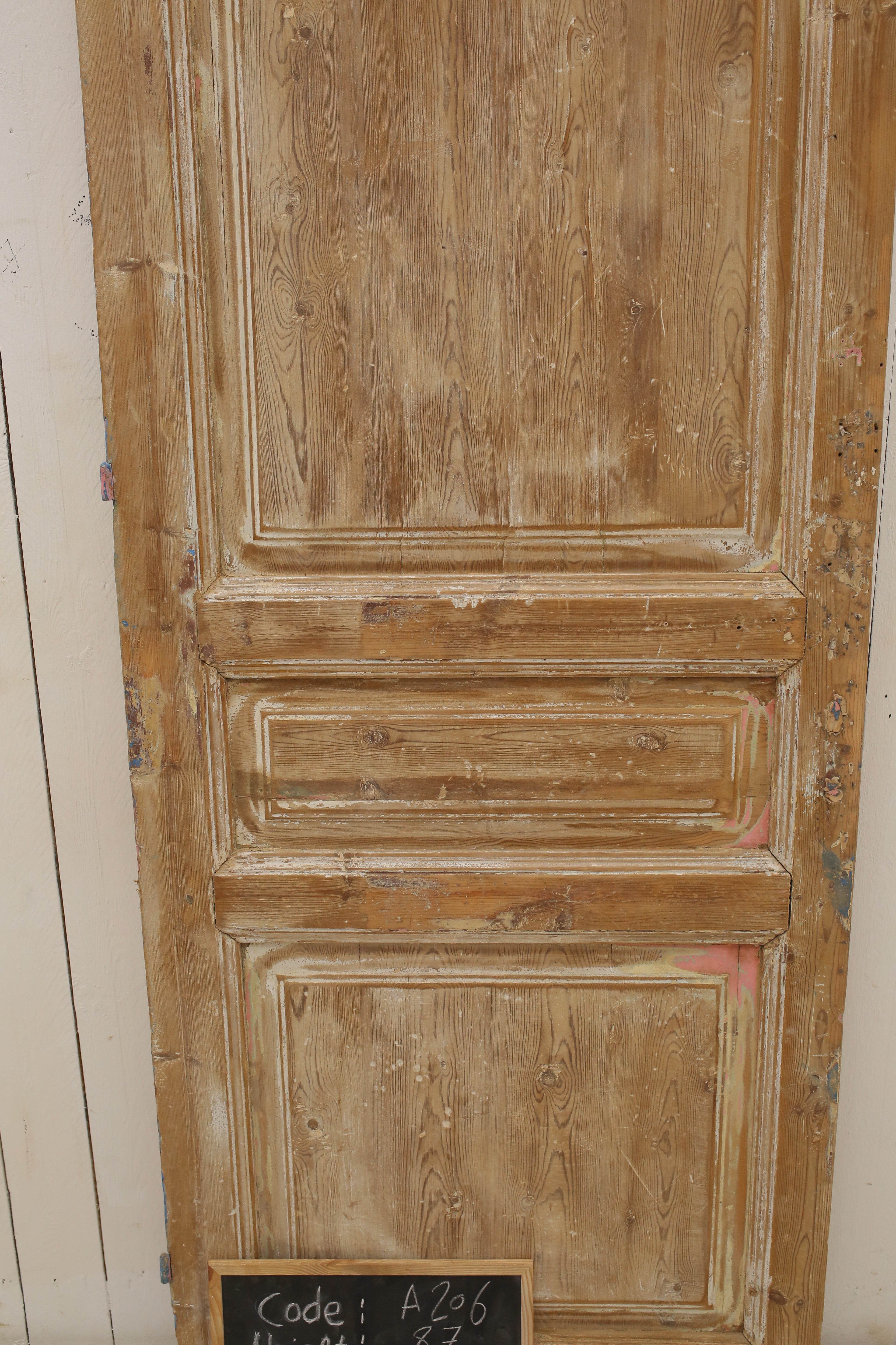 VINTAGE SINGLE DOOR A206