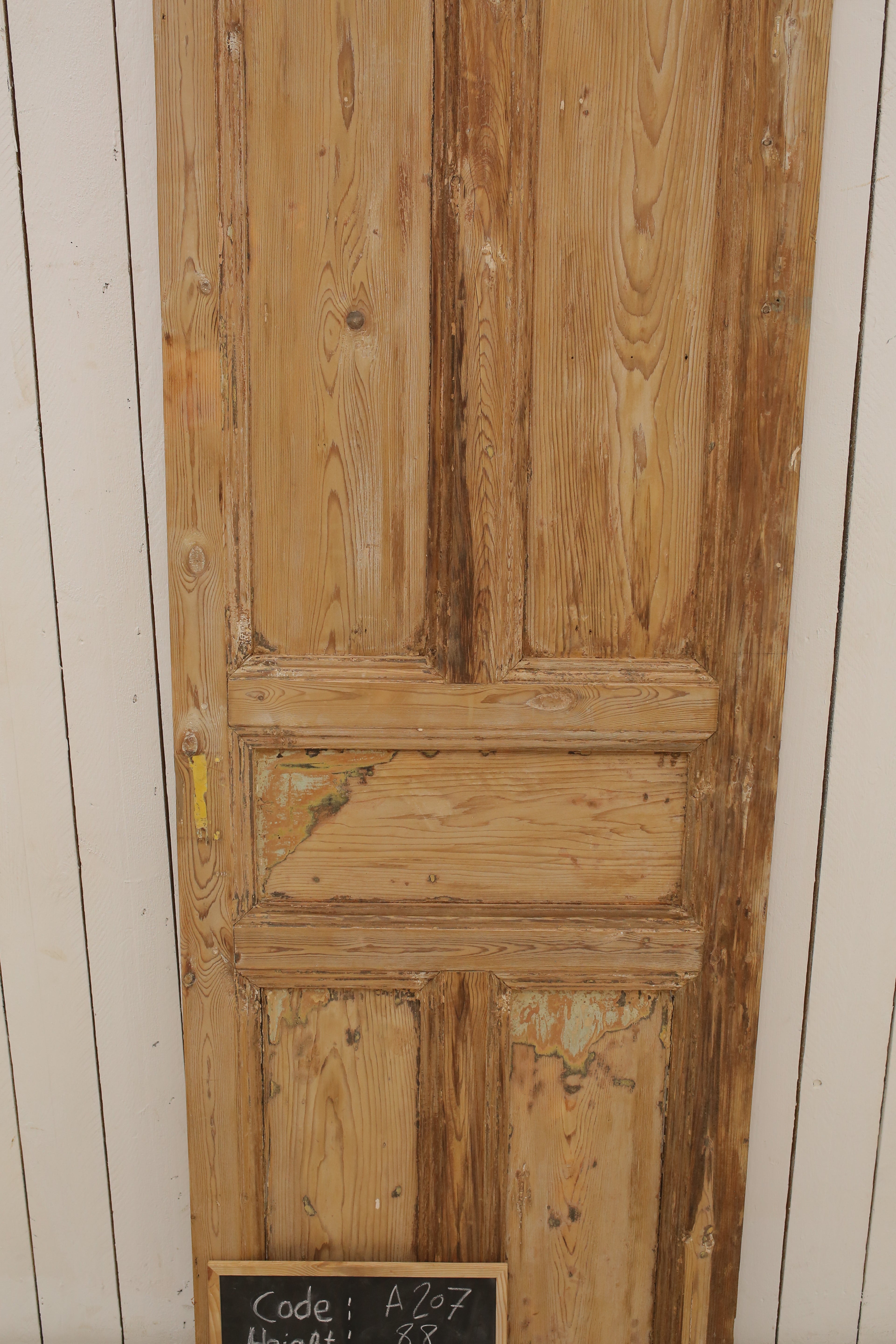 VINTAGE SINGLE DOOR A207