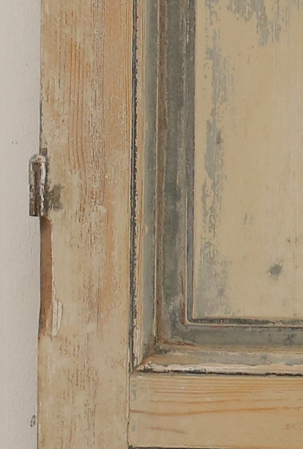 VINTAGE SINGLE DOOR A208