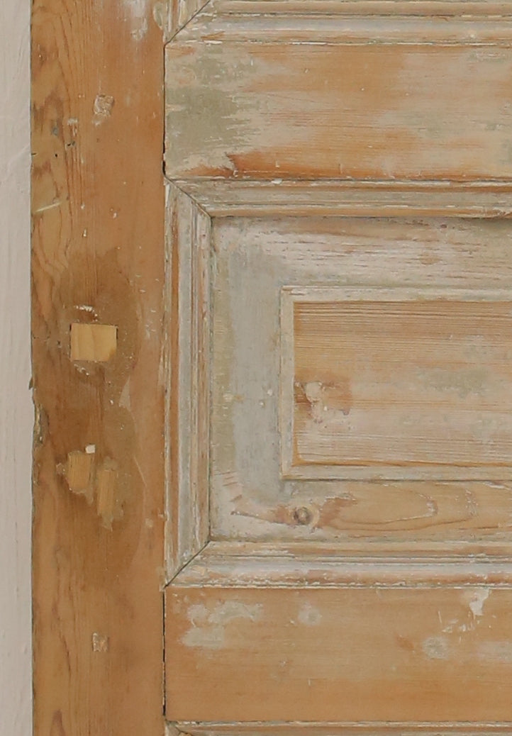 VINTAGE SINGLE DOOR A209