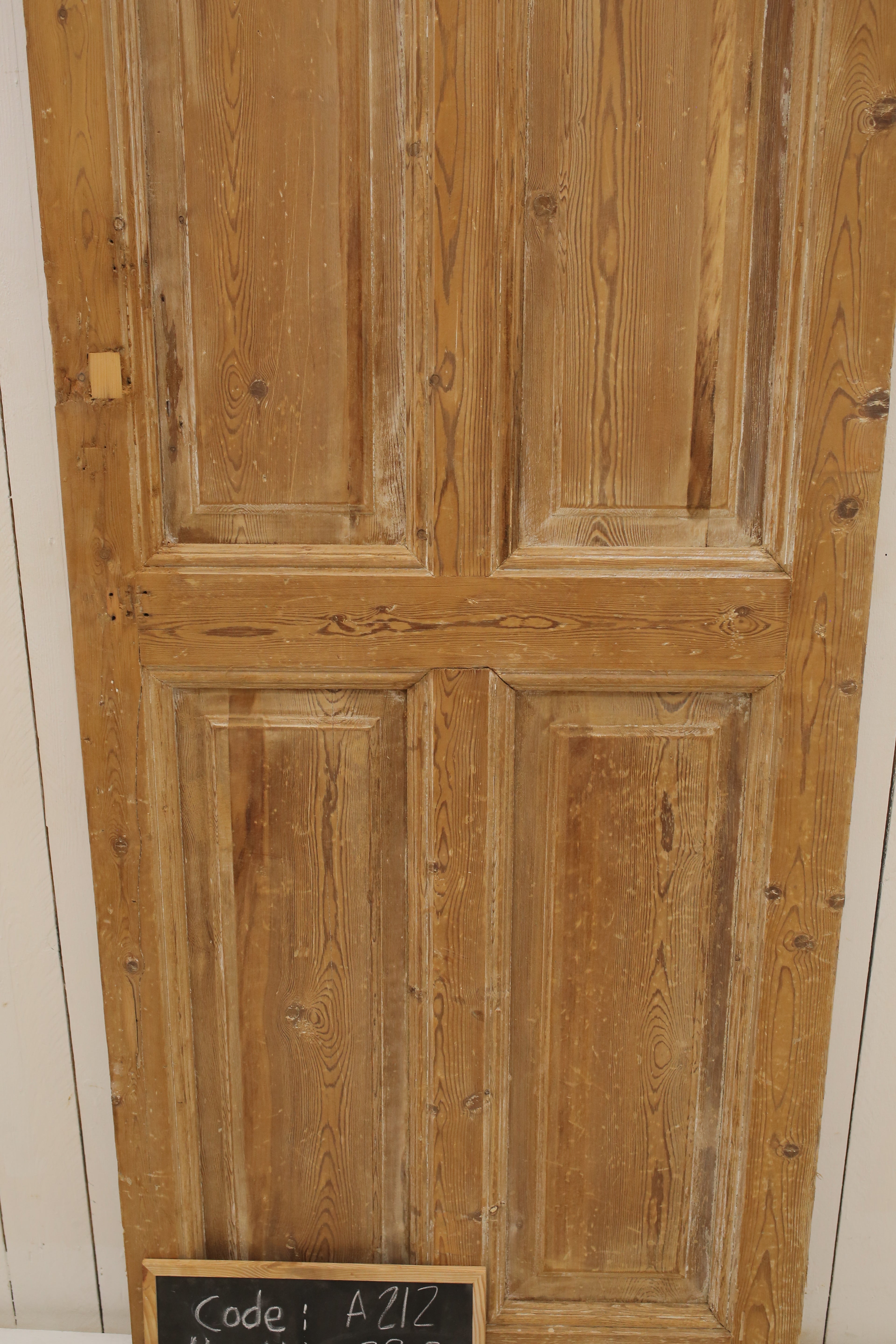 VINTAGE SINGLE DOOR A212