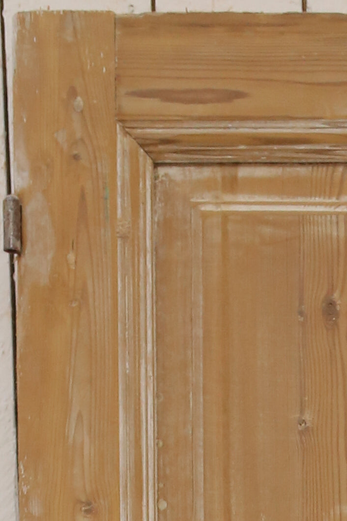 VINTAGE SINGLE DOOR A212