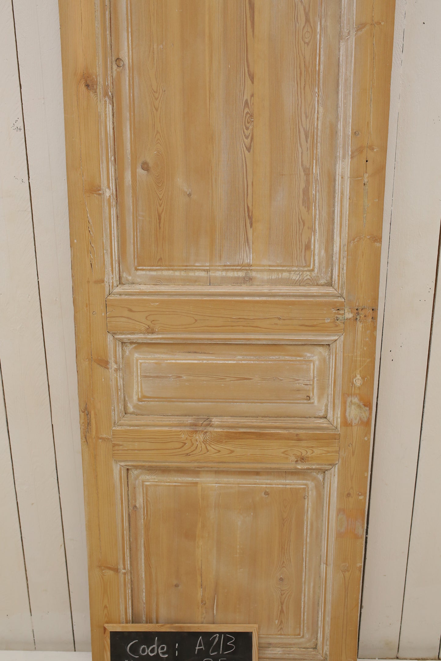 VINTAGE SINGLE DOOR A213