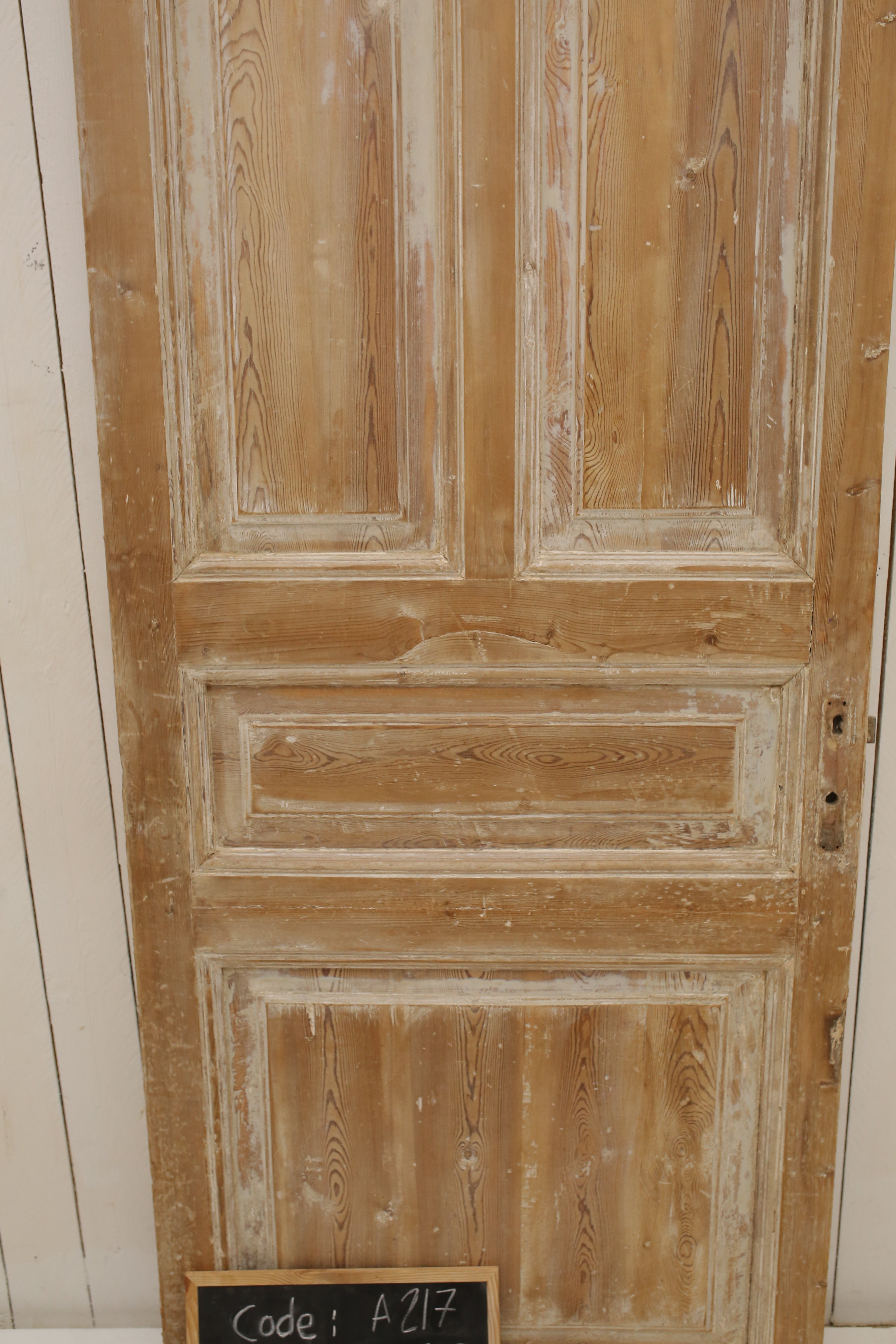 VINTAGE SINGLE DOOR A217