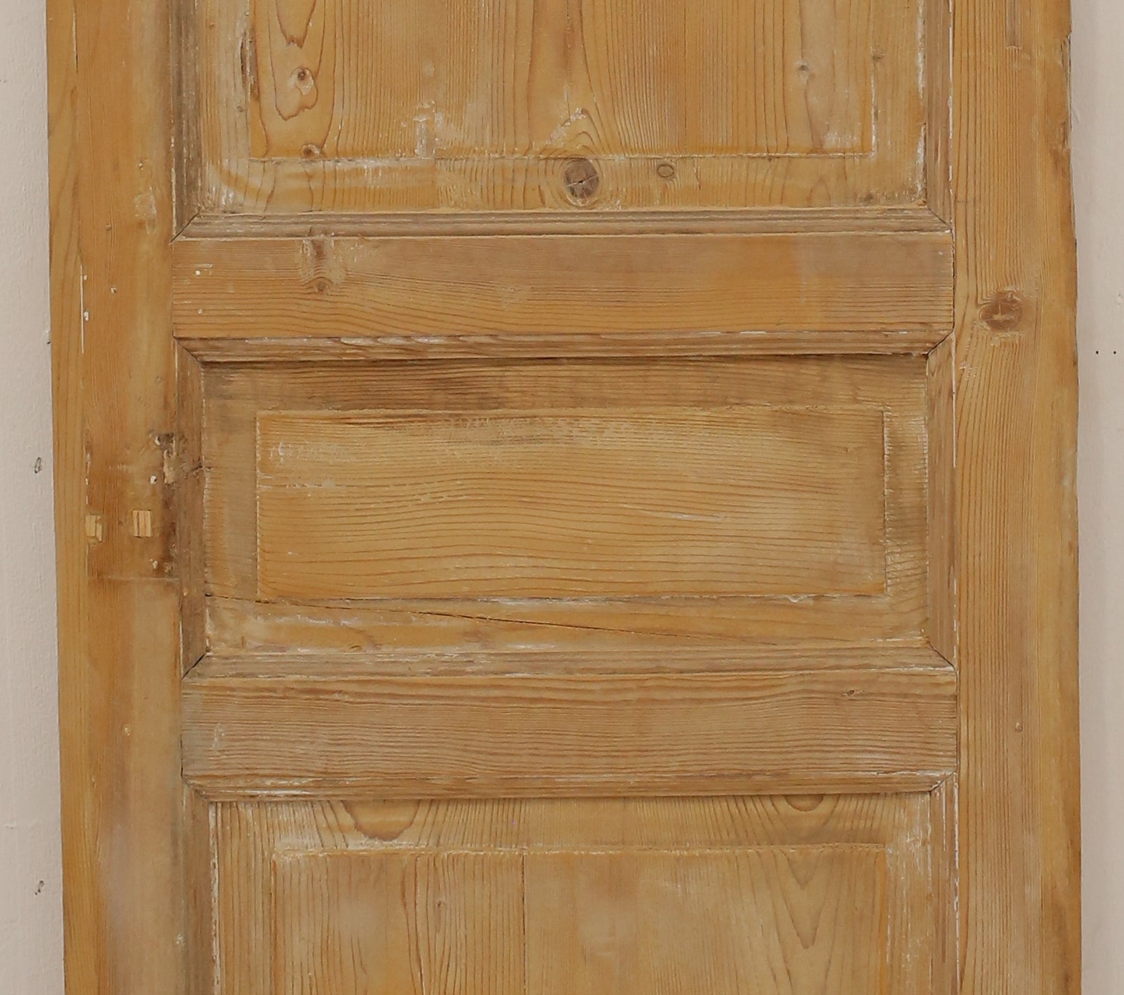 VINTAGE SINGLE DOOR A218