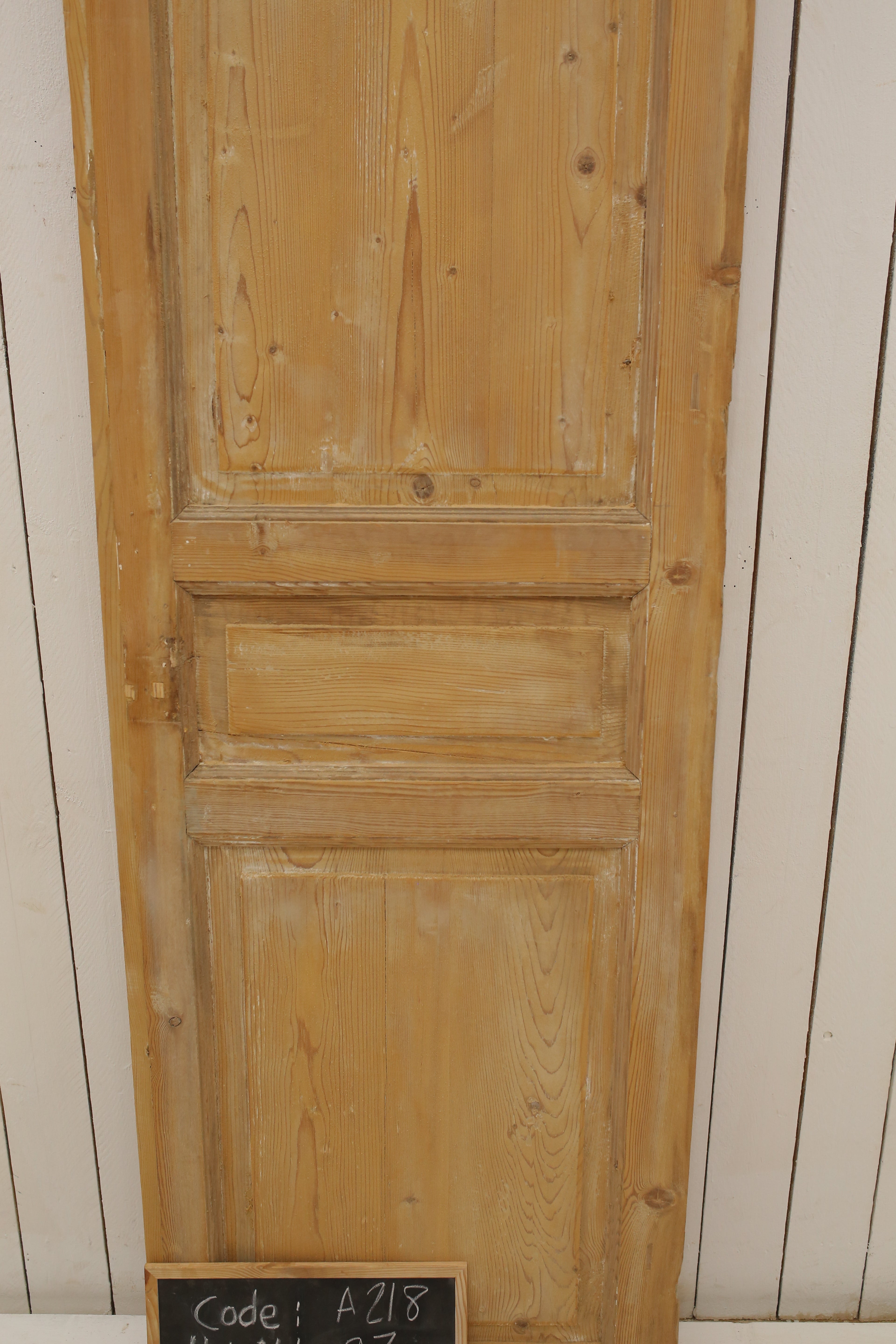 VINTAGE SINGLE DOOR A218