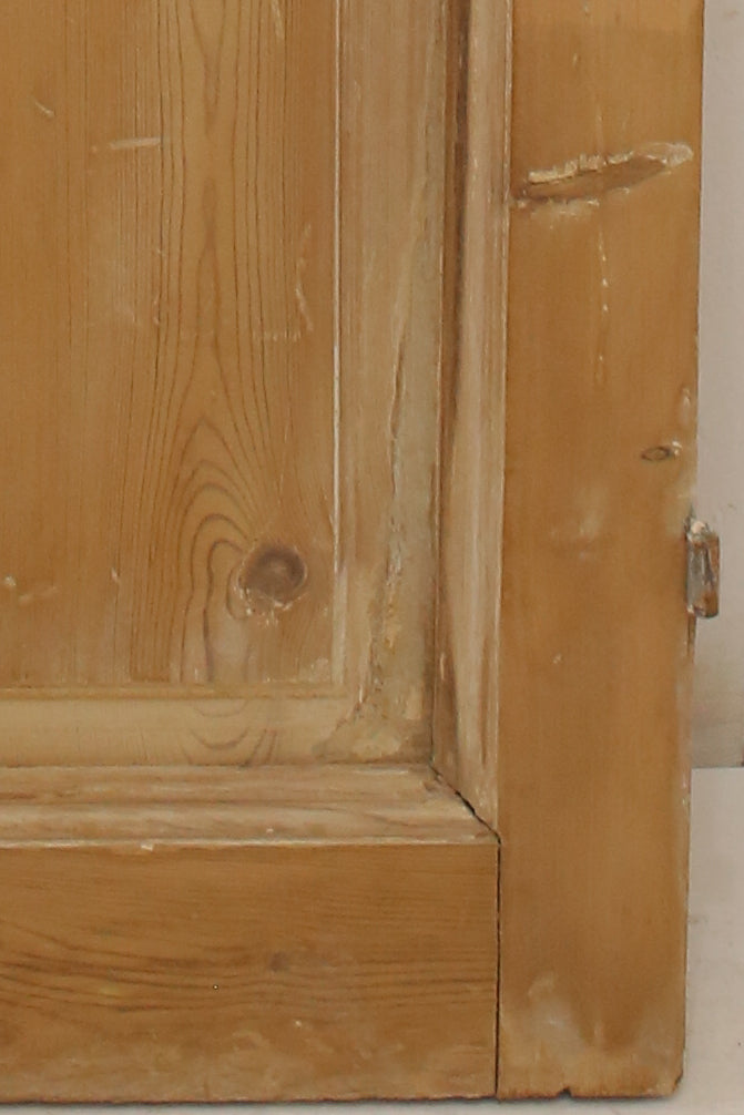 VINTAGE SINGLE DOOR A219