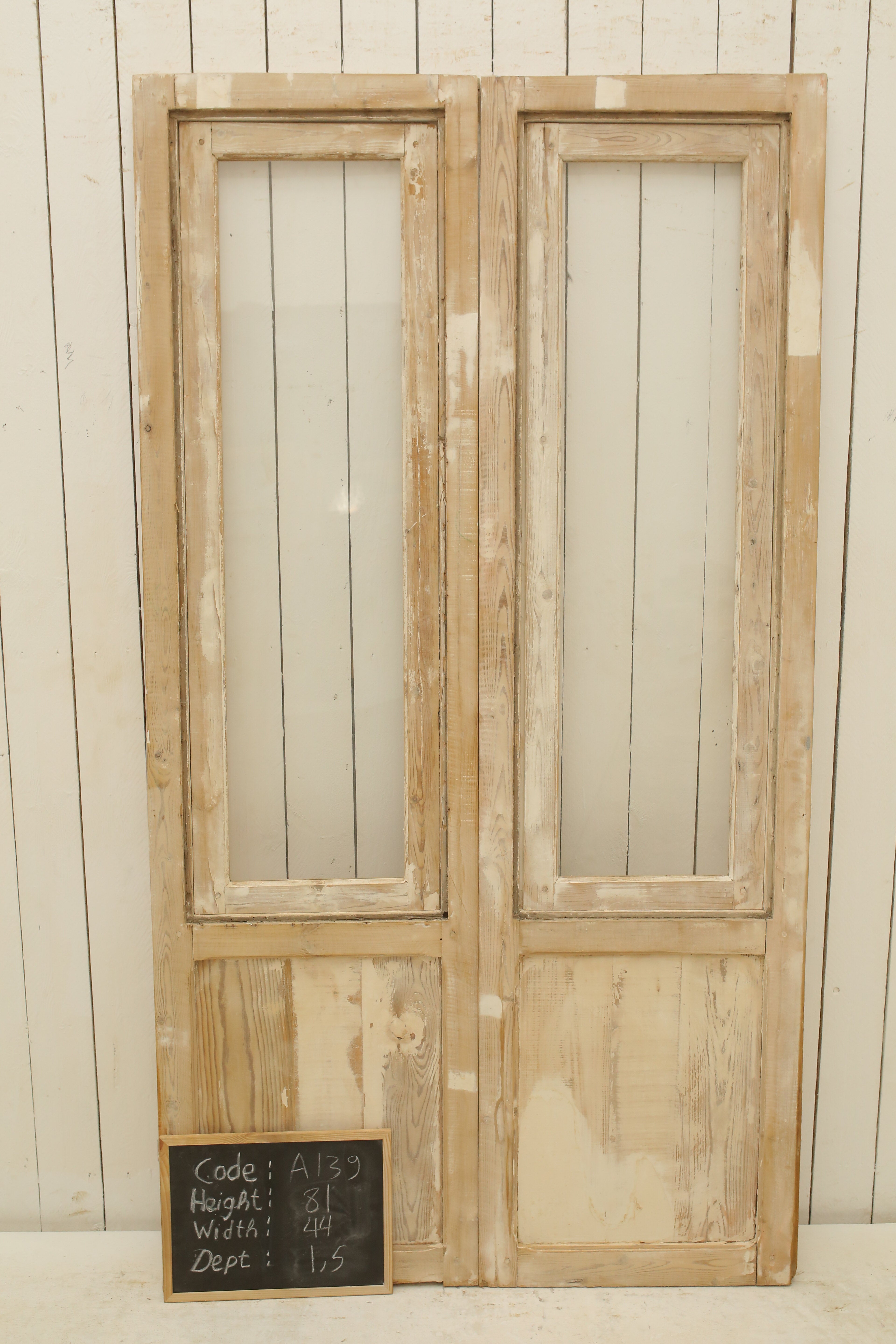 VINTAGE DBL FRENCH GLASS DOOR A139