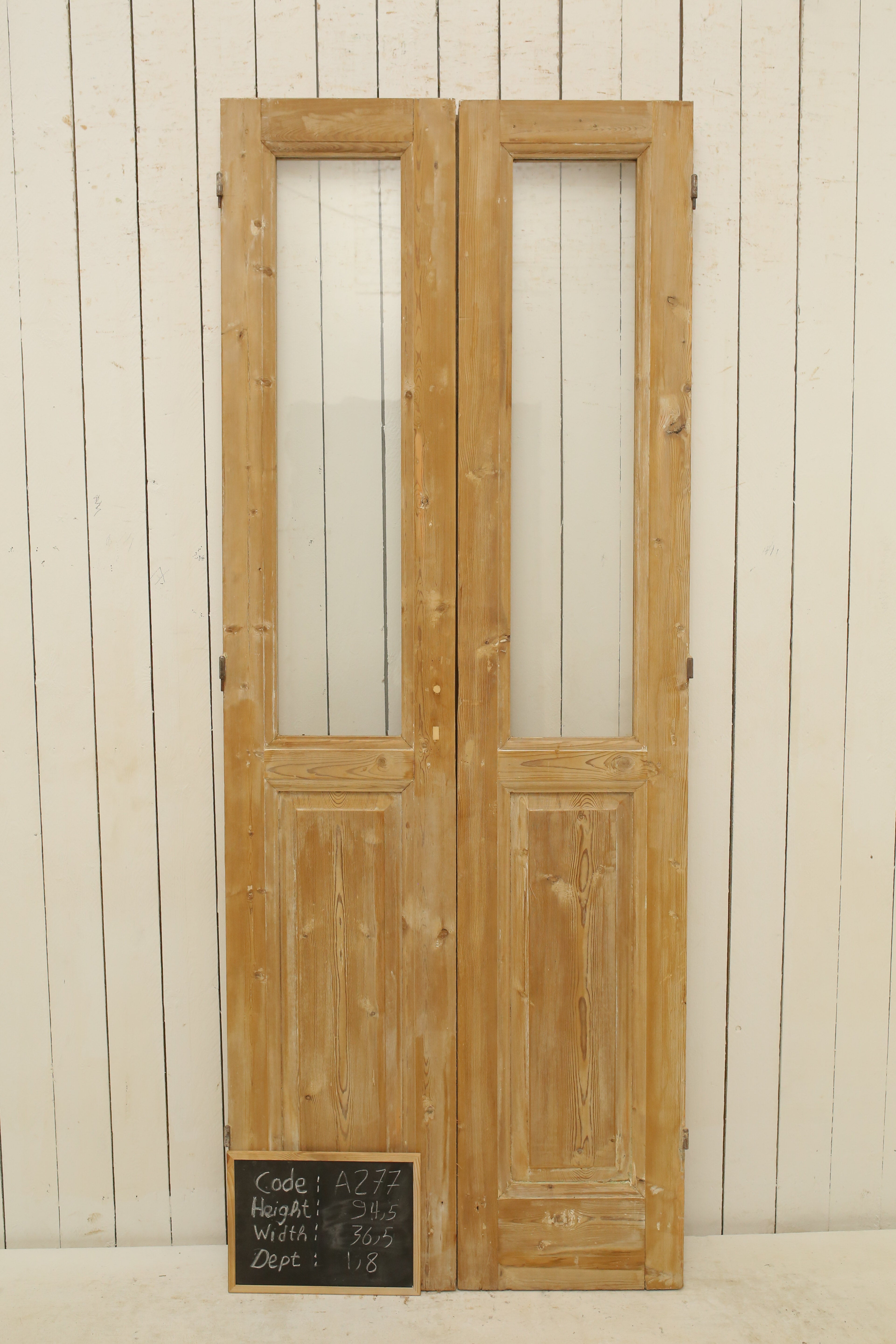 VINTAGE DBL FRENCH GLASS DOOR A277