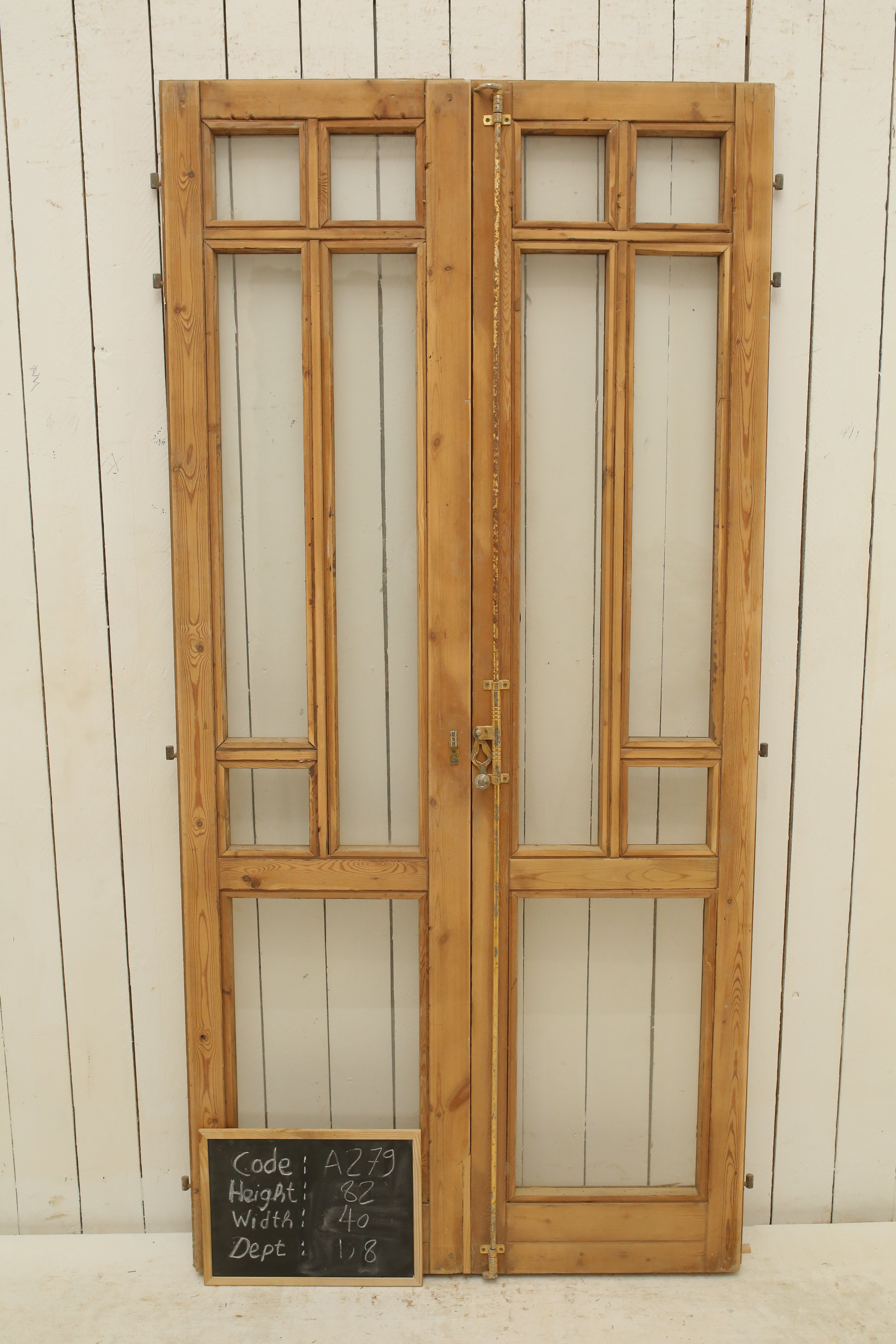 VINTAGE DBL FRENCH GLASS DOOR A279